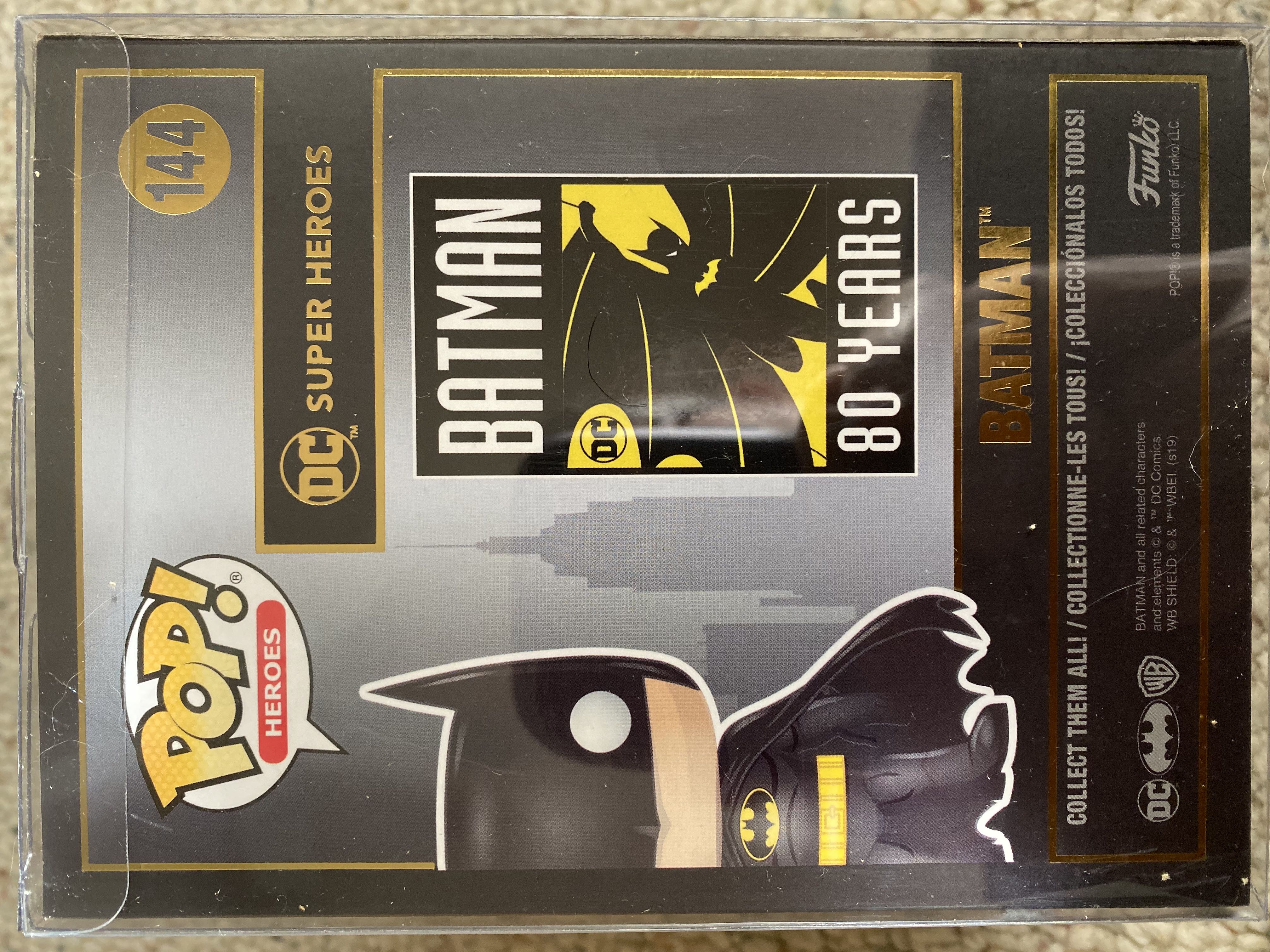 Batman (Red) #144 - Batman vinyl figure collectible [Barcode 889698429863] - Main Image 2