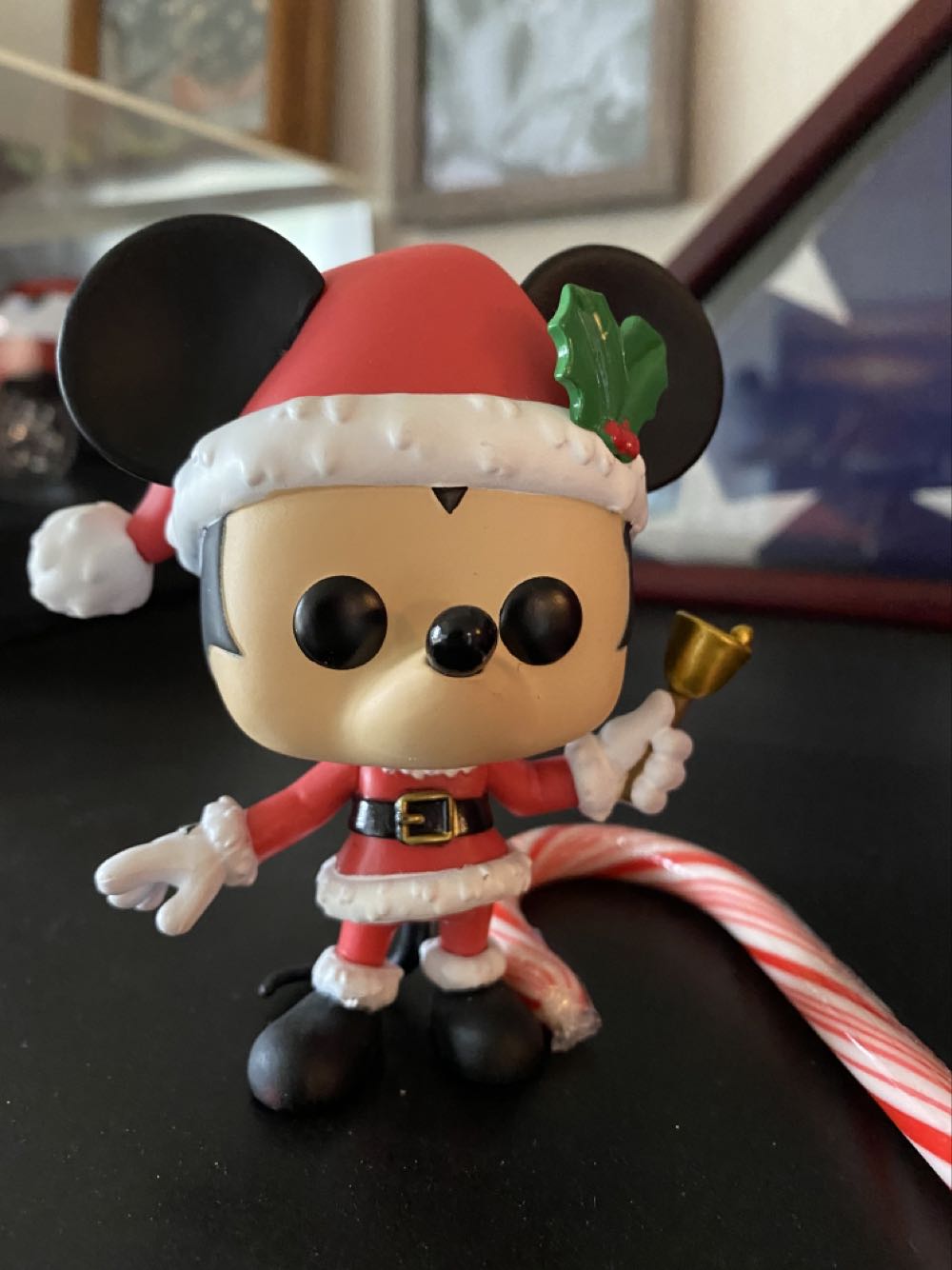 Mickey Mouse - Disney vinyl figure collectible [Barcode 889698433273] - Main Image 3