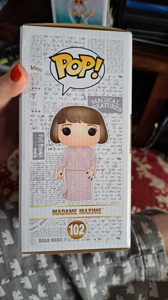 Madame Maxime (Yule Ball) - Harry Potter vinyl figure collectible [Barcode 889698428477] - Main Image 3