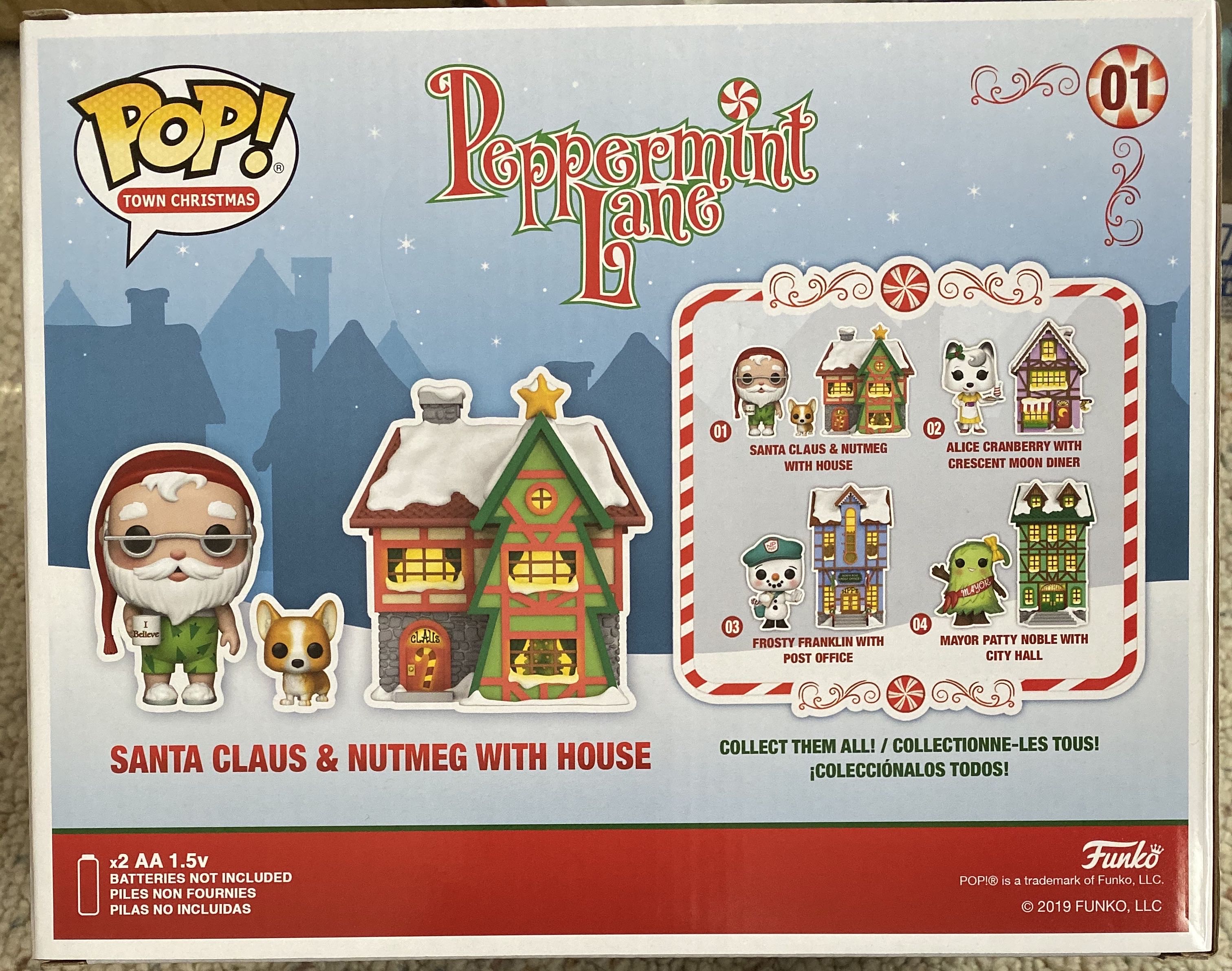 Peppermint Lane - Santa Clause & Nutmeg With House - Funko vinyl figure collectible [Barcode 889698444231] - Main Image 2