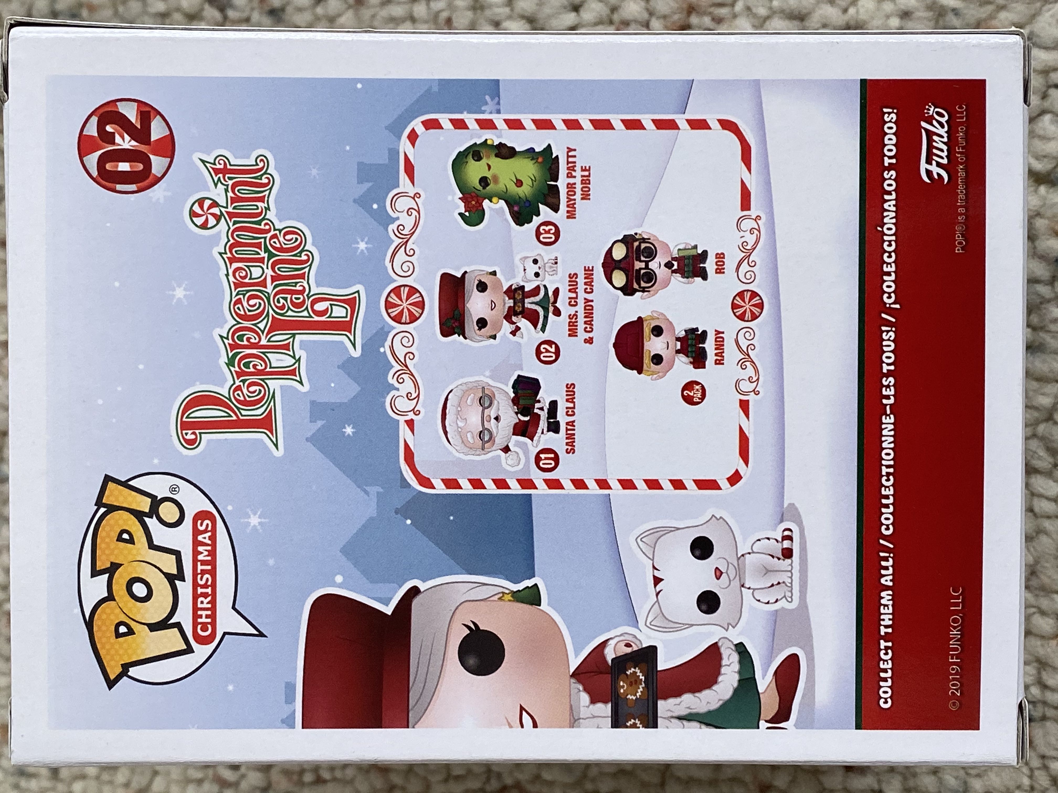 2 Mrs Claus & Candy Cane - Funko vinyl figure collectible [Barcode 889698444255] - Main Image 2