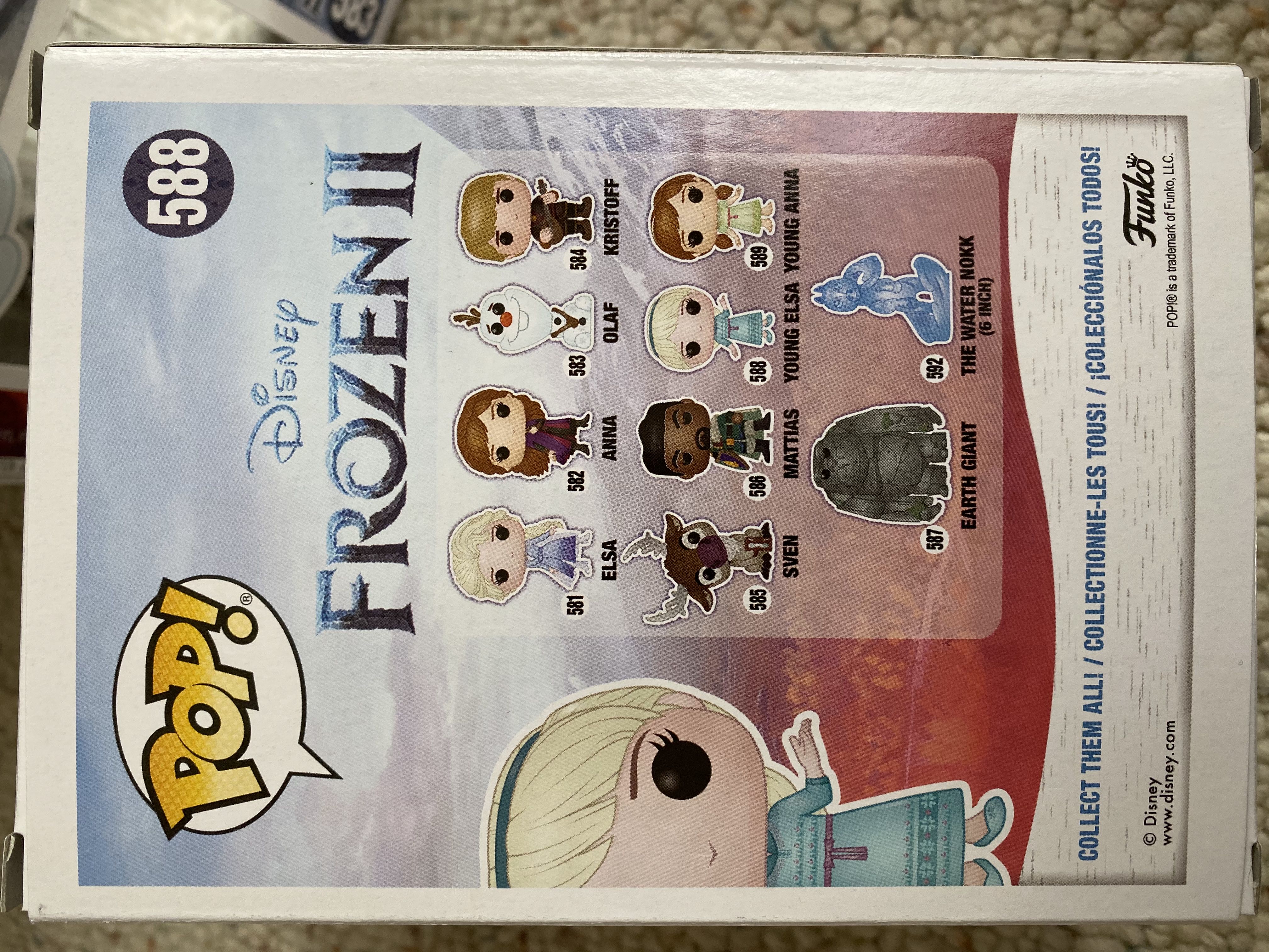 Young Elsa - Frozen vinyl figure collectible [Barcode 889698408882] - Main Image 2