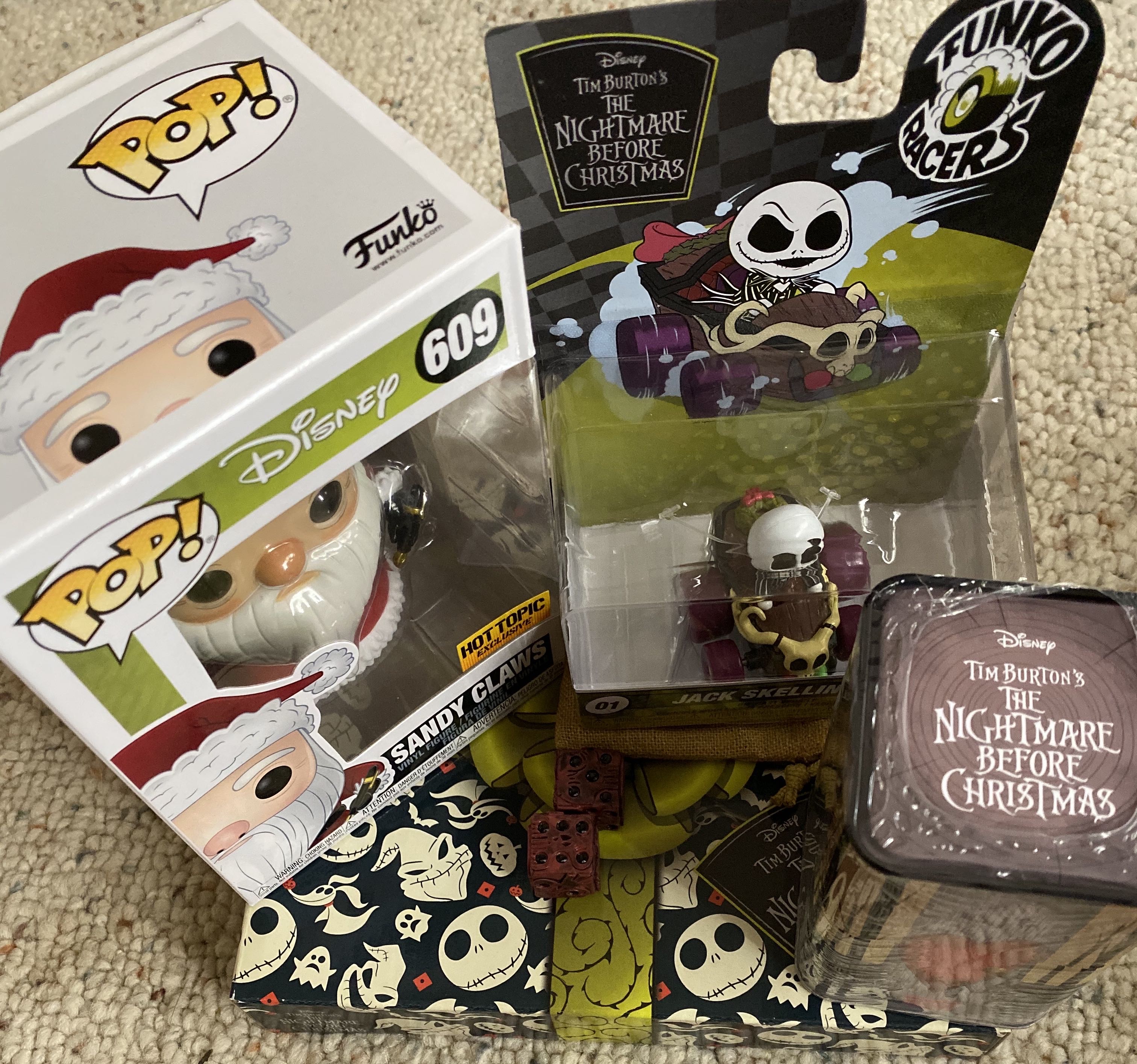 Sandy Claws - The Nightmare Before Christmas vinyl figure collectible [Barcode 889698420938] - Main Image 4