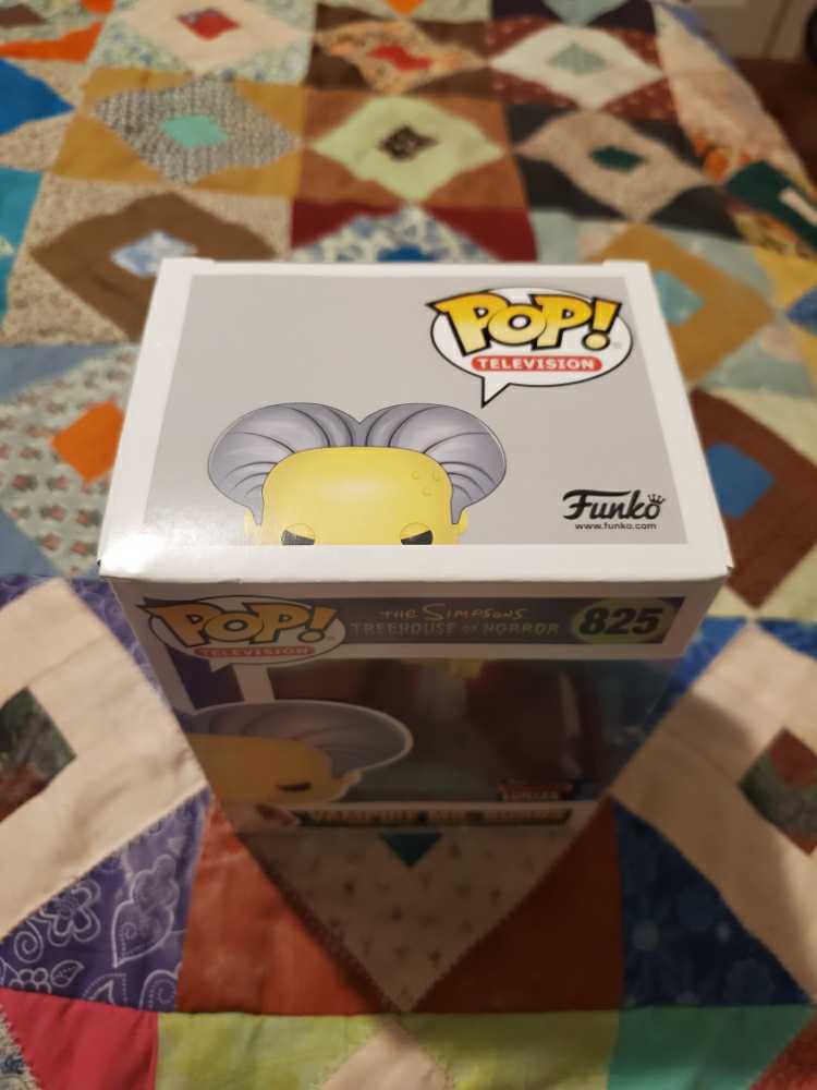 Vampire Mr. Burns - The Simpsons vinyl figure collectible [Barcode 889698397292] - Main Image 4