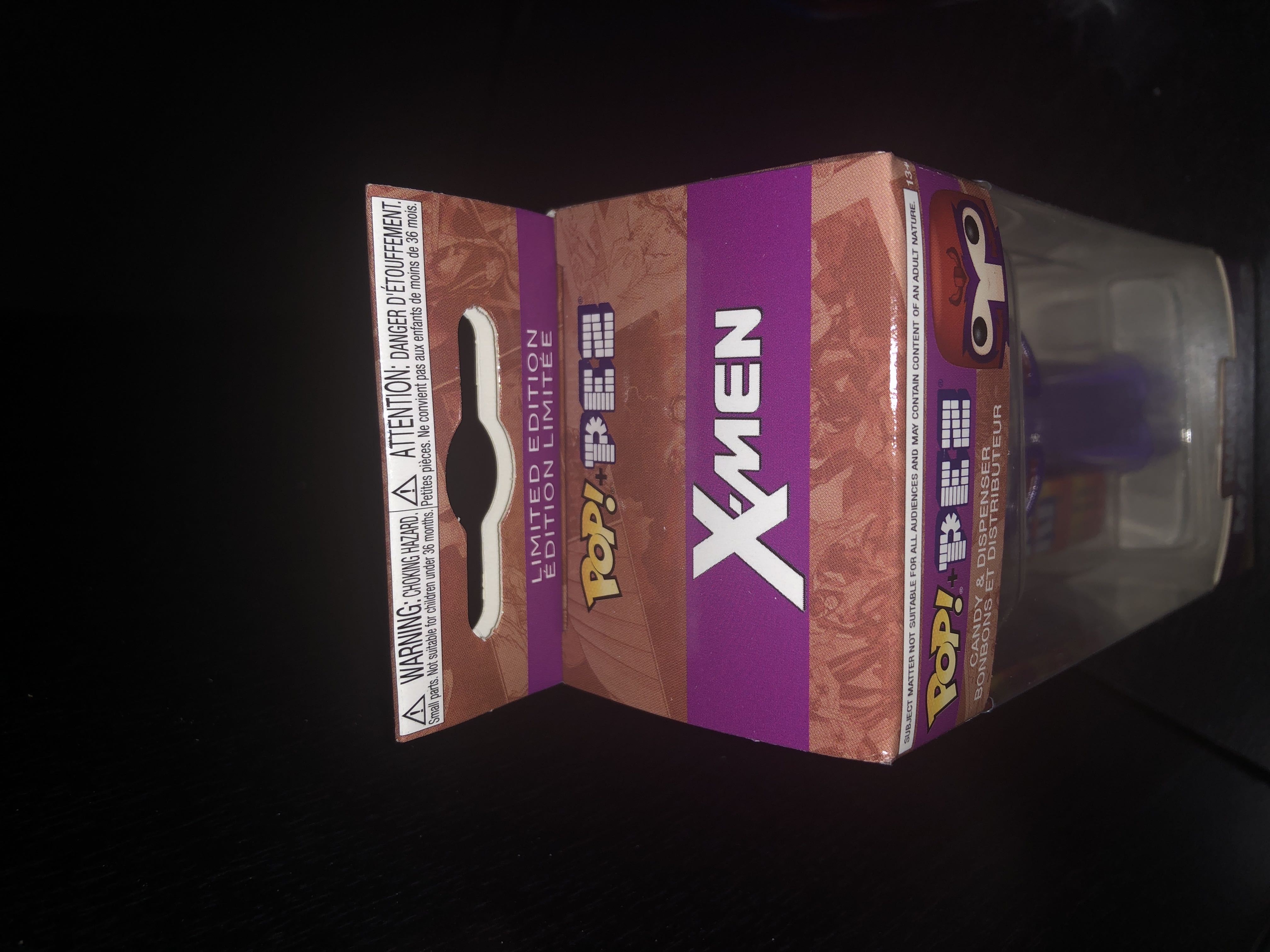 Magneto - Marvel Universe vinyl figure collectible [Barcode 11437205] - Main Image 2