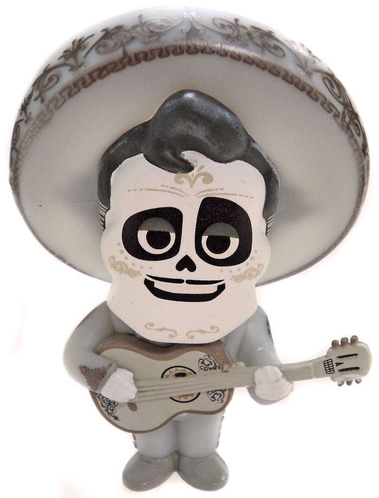 Ernesto - Disney vinyl figure collectible - Main Image 2