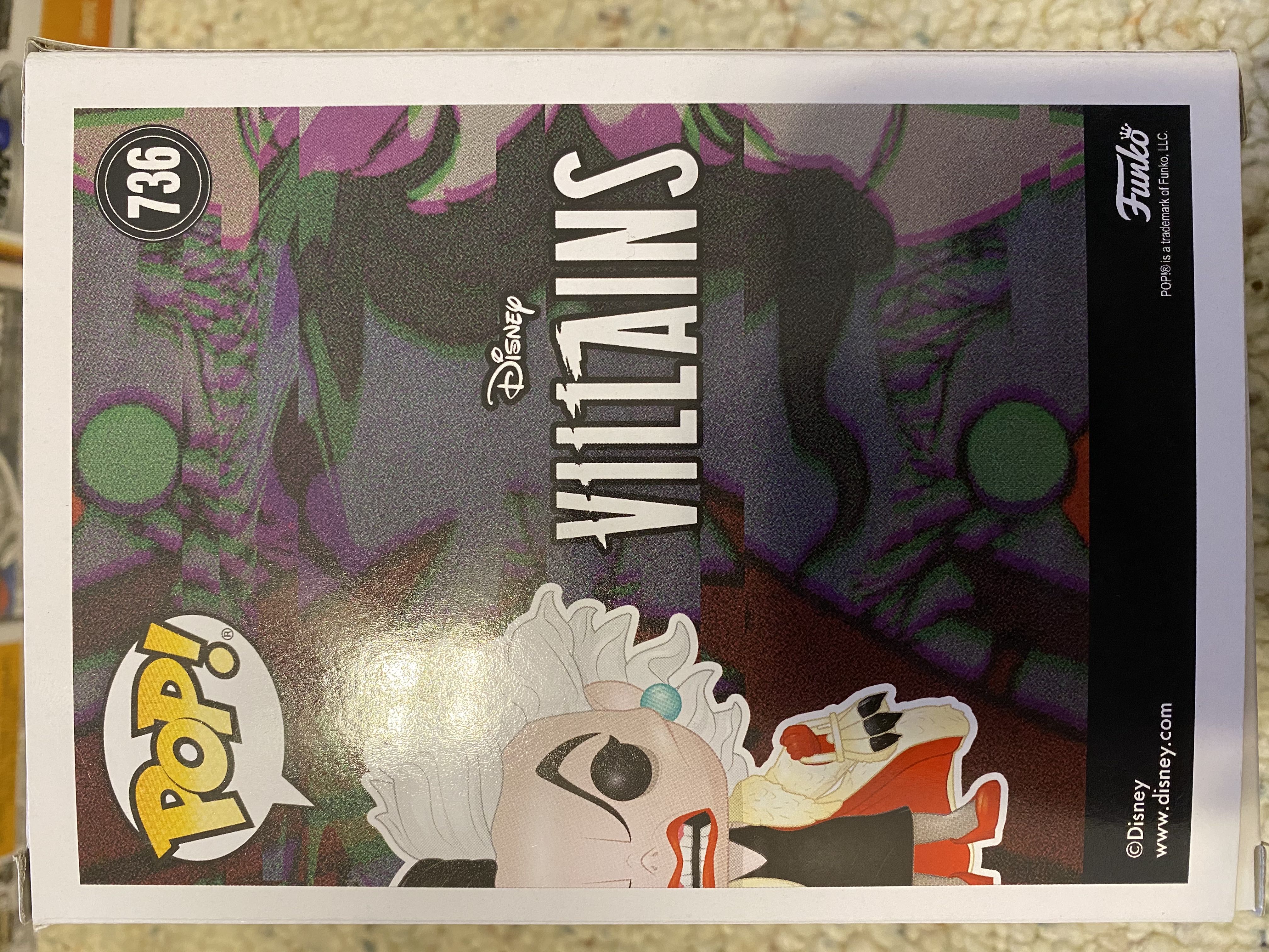 Cruella De Vil (Diamond Collection) - Disney Villains vinyl figure collectible [Barcode 889698408820] - Main Image 2