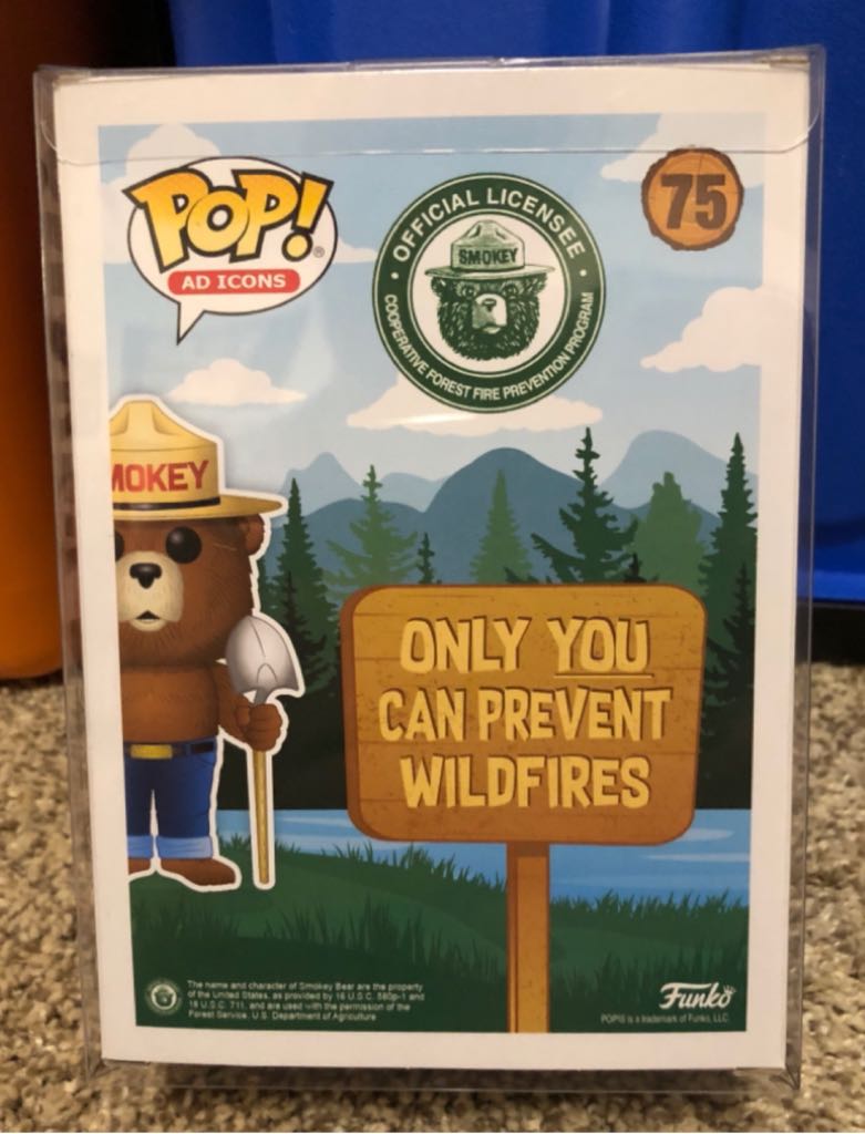 Smokey the Bear  vinyl figure collectible [Barcode 889698417266] - Main Image 2