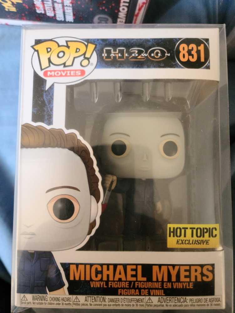 Michael Myers H2O - Halloween vinyl figure collectible [Barcode 889698438261] - Main Image 2