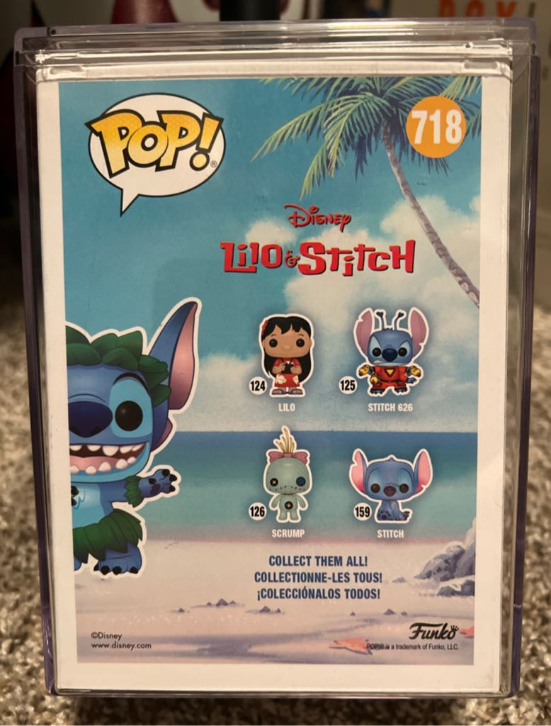 Hula Stitch - Lilo and Stitch vinyl figure collectible [Barcode 889698451239] - Main Image 2