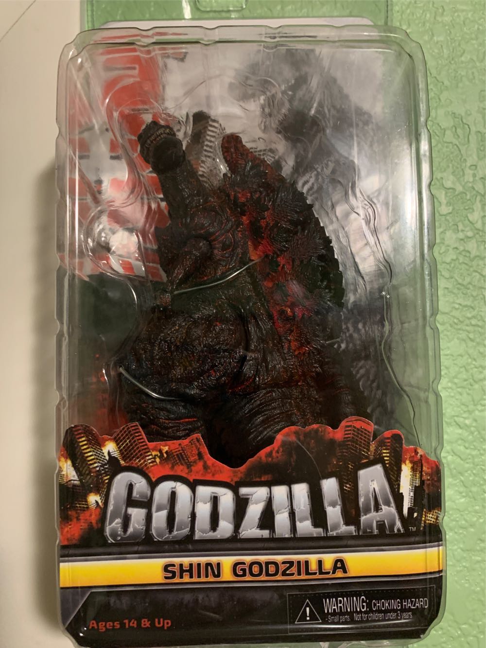 NECA Shin Godzilla - Godzilla vinyl figure collectible [Barcode 634482428818] - Main Image 4