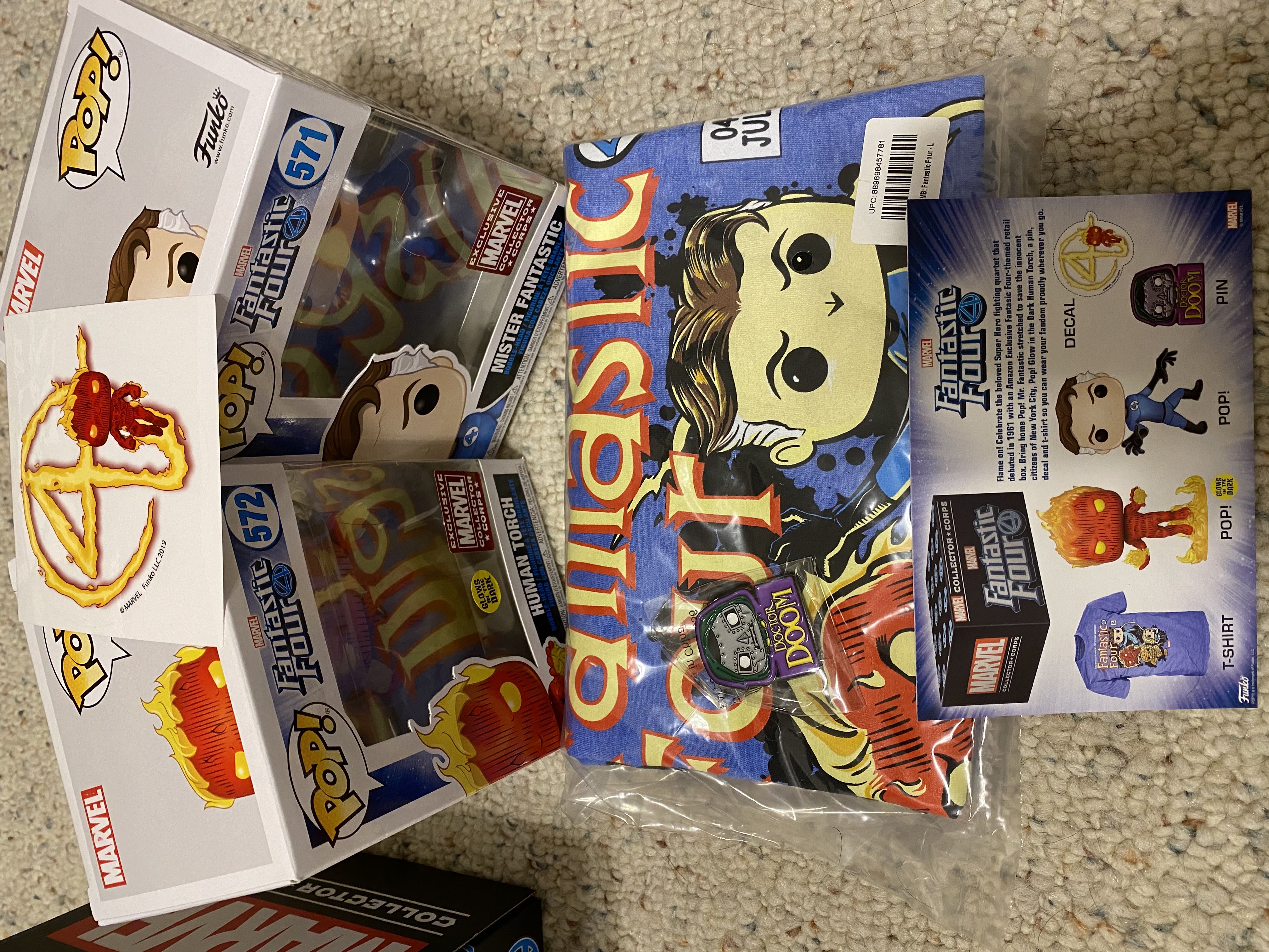 Marvel Collector Corps - Fantastic Four Exclusive - Marvel Universe vinyl figure collectible [Barcode 889698457781] - Main Image 2