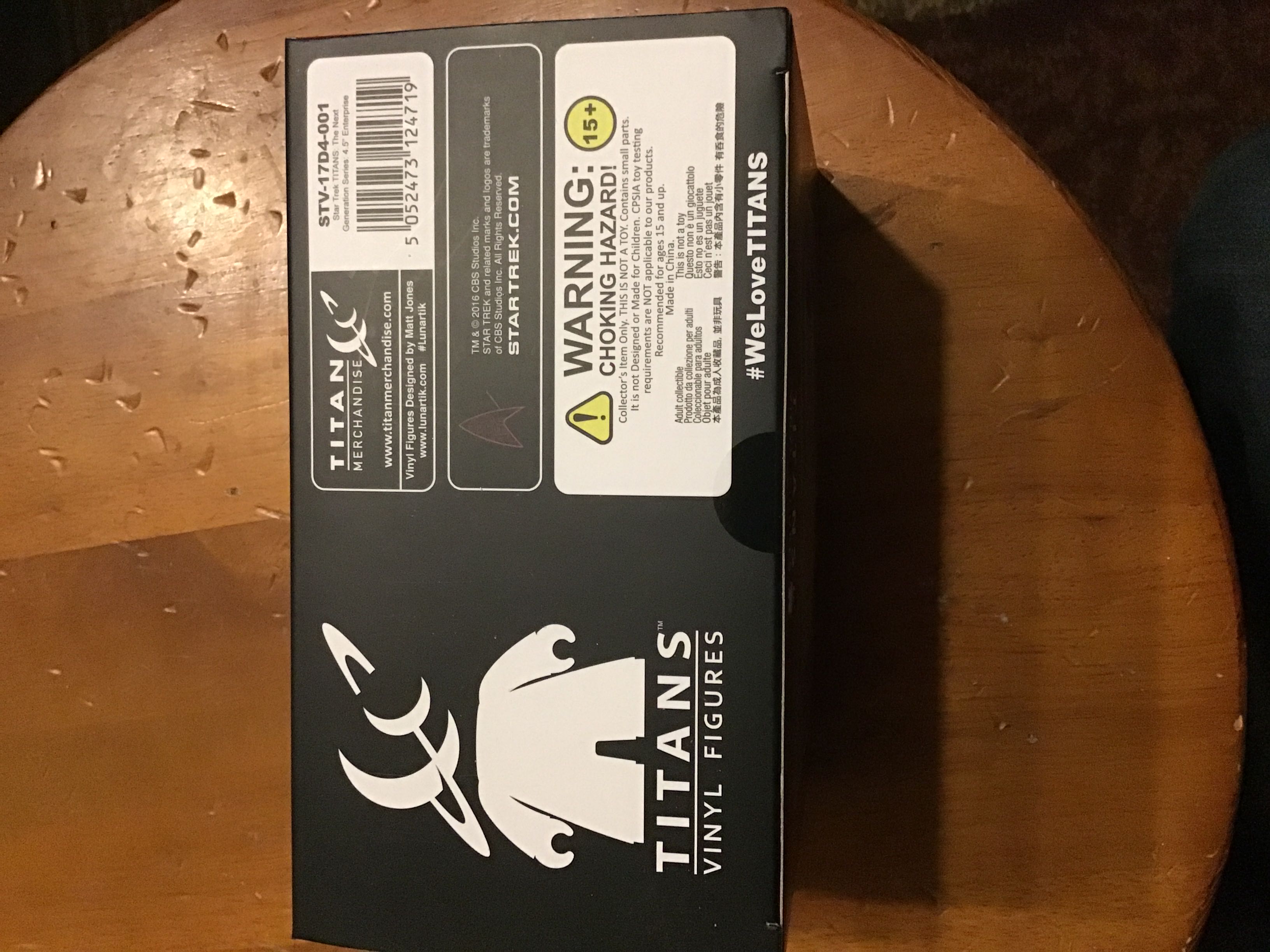 U.S.S. ENTERPRISE 1701-D 4.5” VINYL FIGURE (NYCC 2016 EXCLUSIVE) - Star Trek vinyl figure collectible [Barcode 5052473124719] - Main Image 3