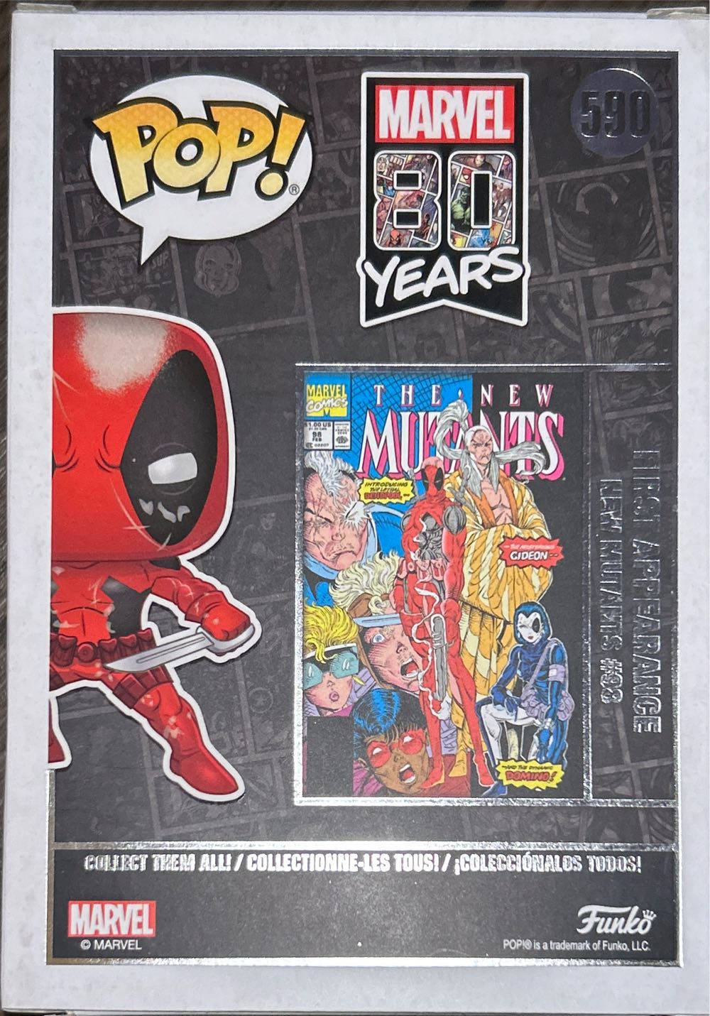 Marvel 80 Years: Deadpool - Deadpool vinyl figure collectible [Barcode 889698453479] - Main Image 3