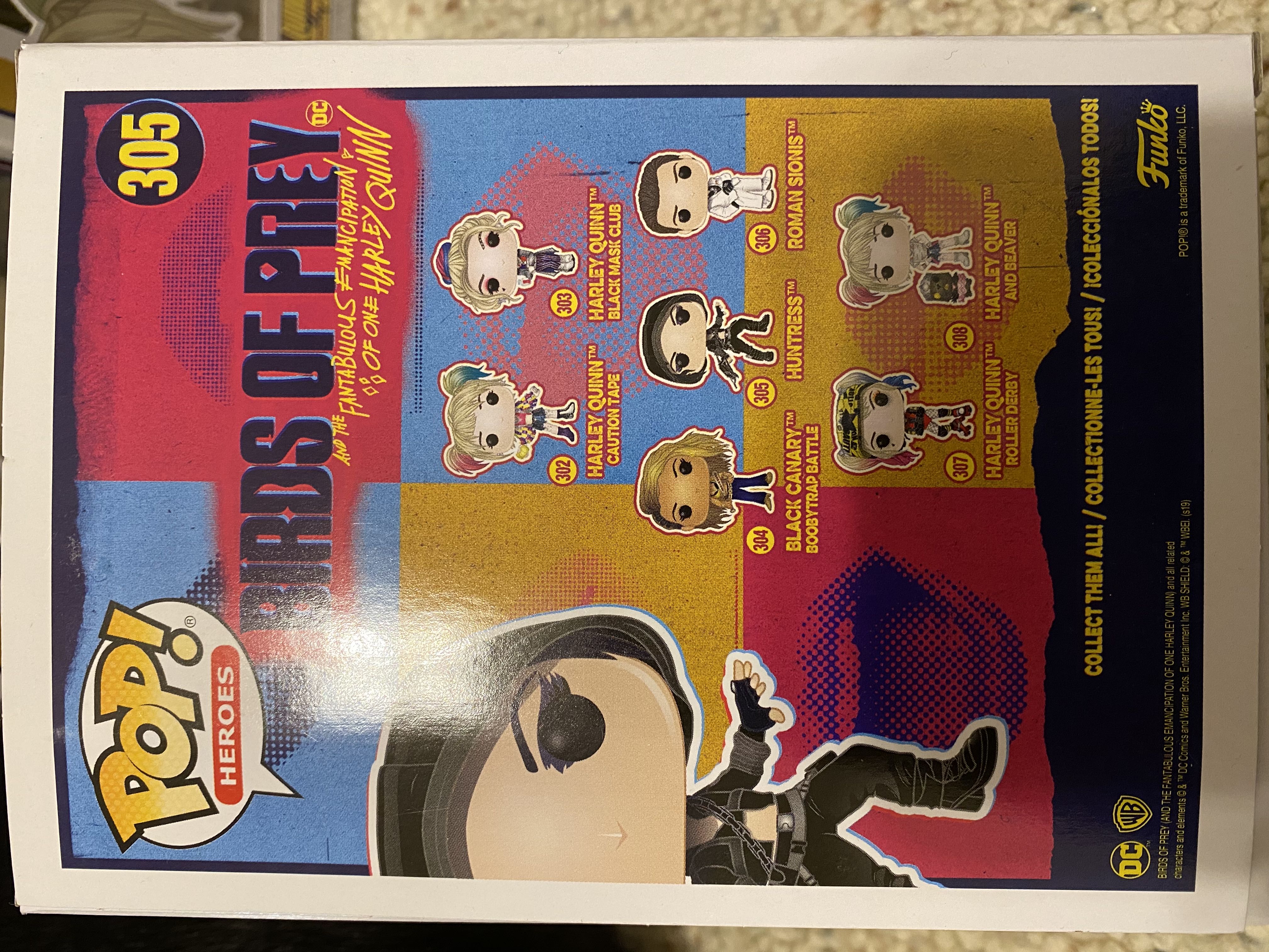 Huntress - Birds of Prey vinyl figure collectible [Barcode 889698443739] - Main Image 2