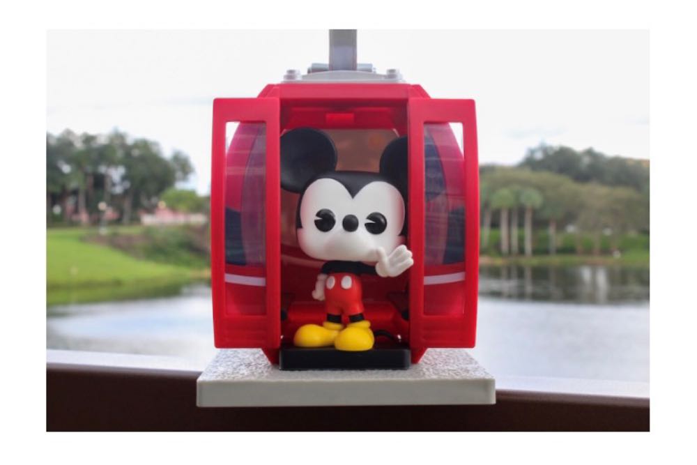 Disney: Mickey Mouse (Skyliner) - Disney Parks vinyl figure collectible [Barcode 400916018739] - Main Image 2