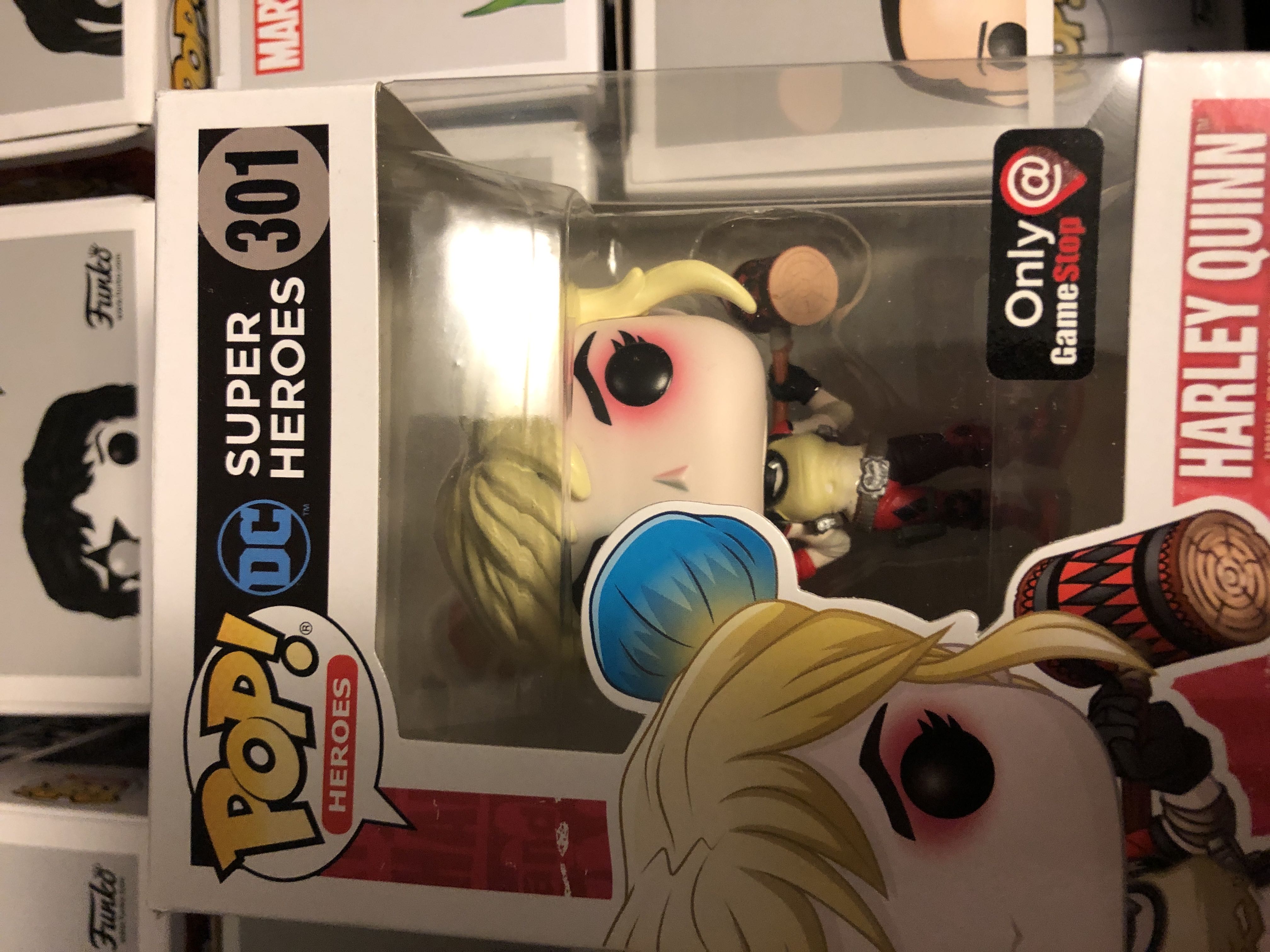 Harley Quinn - DC Universe vinyl figure collectible [Barcode 889698448024] - Main Image 2