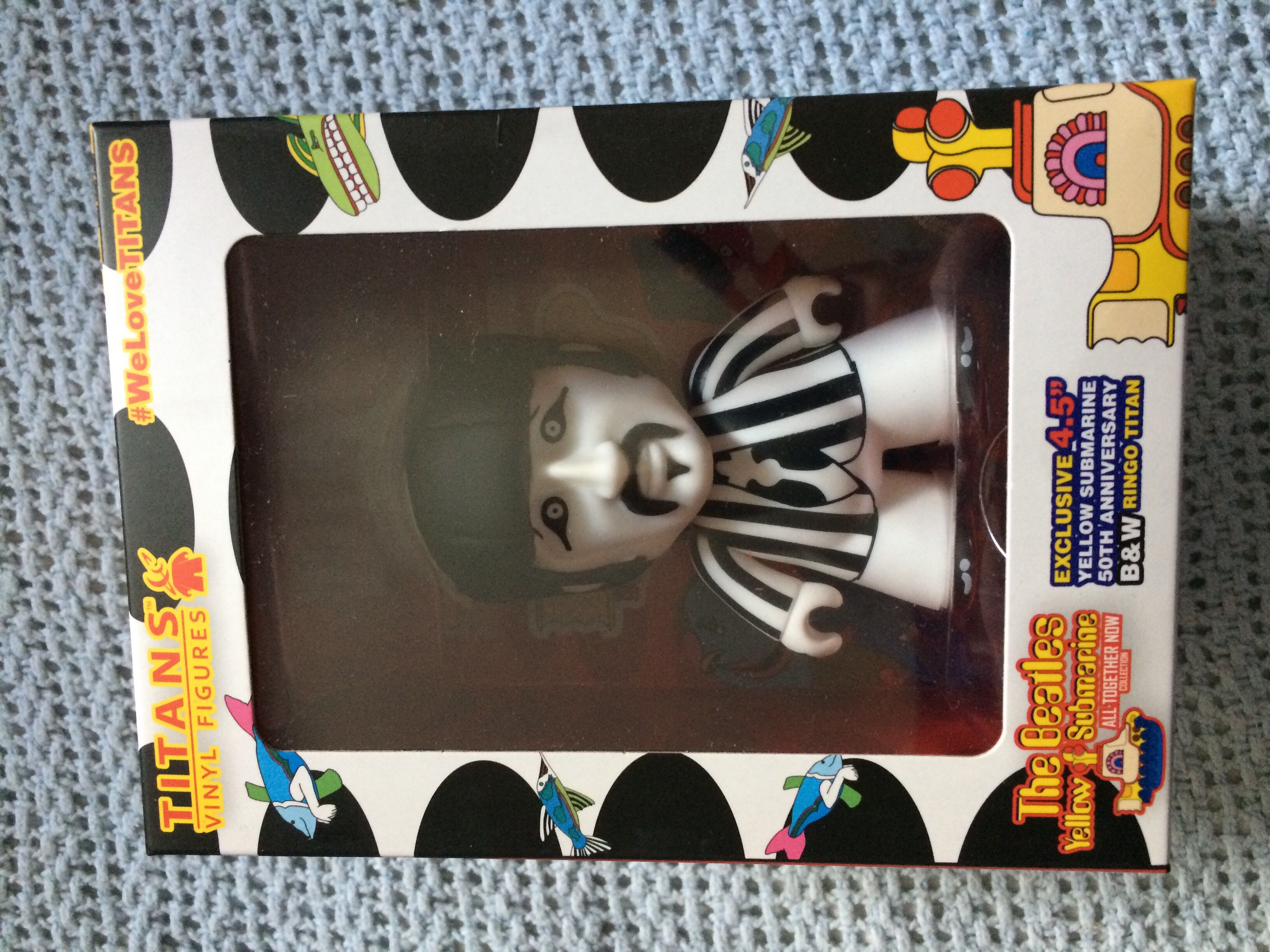 The Beatles Yellow Submarine All Together Now - The Beatles vinyl figure collectible [Barcode 5052473201557] - Main Image 2