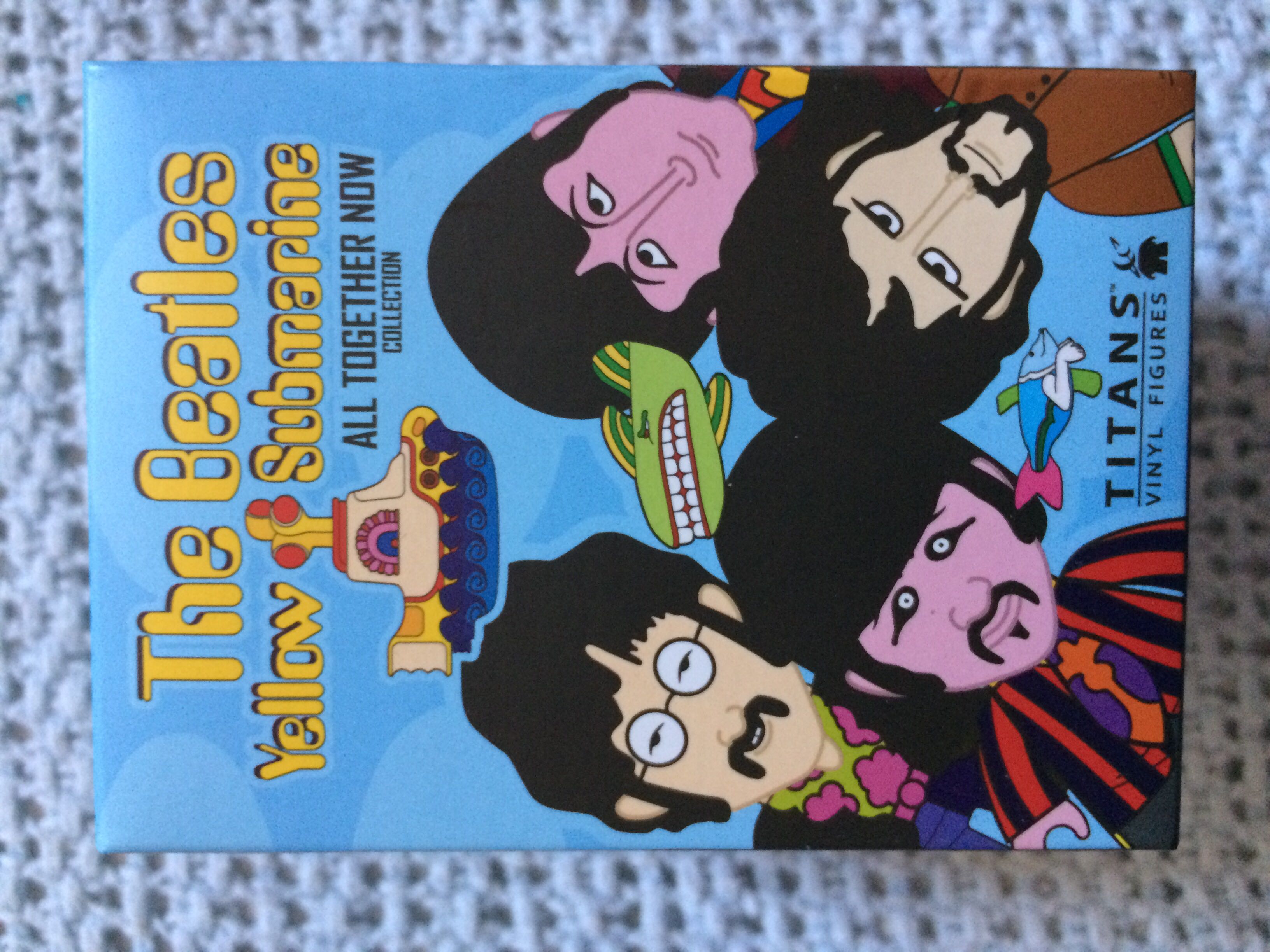 Paul (Black & White) - The Beatles vinyl figure collectible [Barcode 5052473170013] - Main Image 2