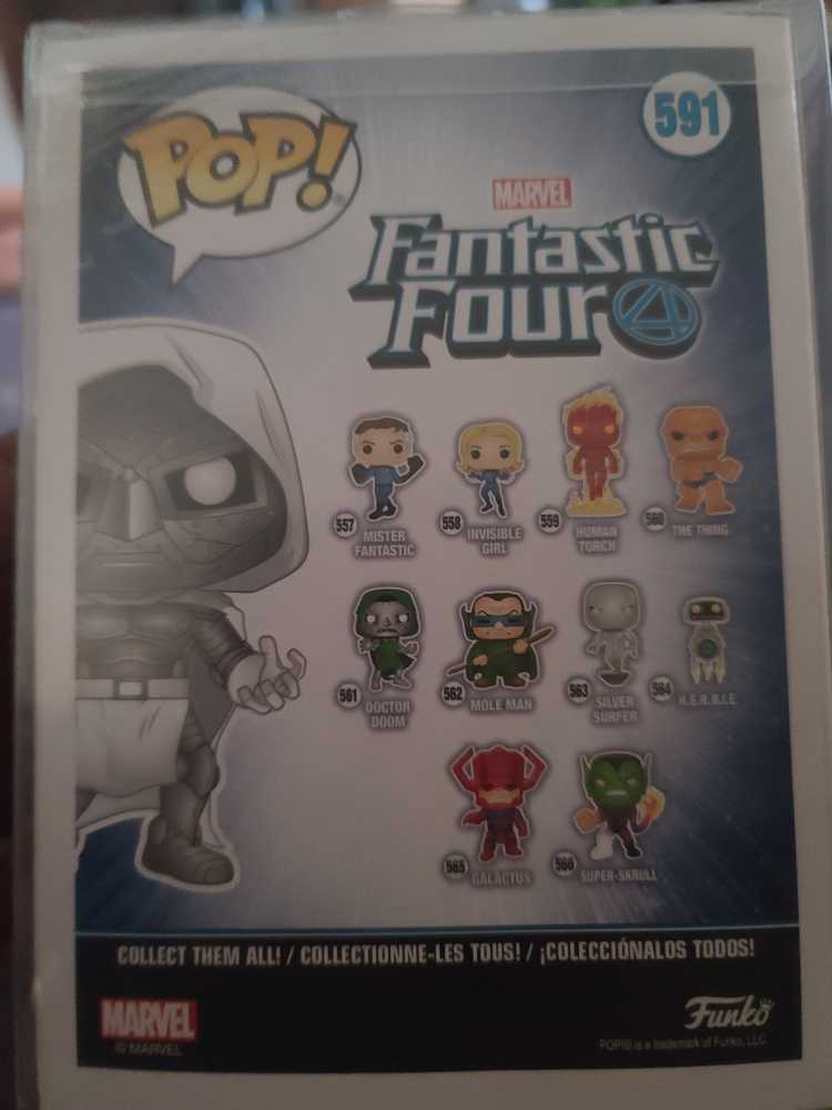 Doctor Doom - Fantastic Four vinyl figure collectible [Barcode 889698459136] - Main Image 3