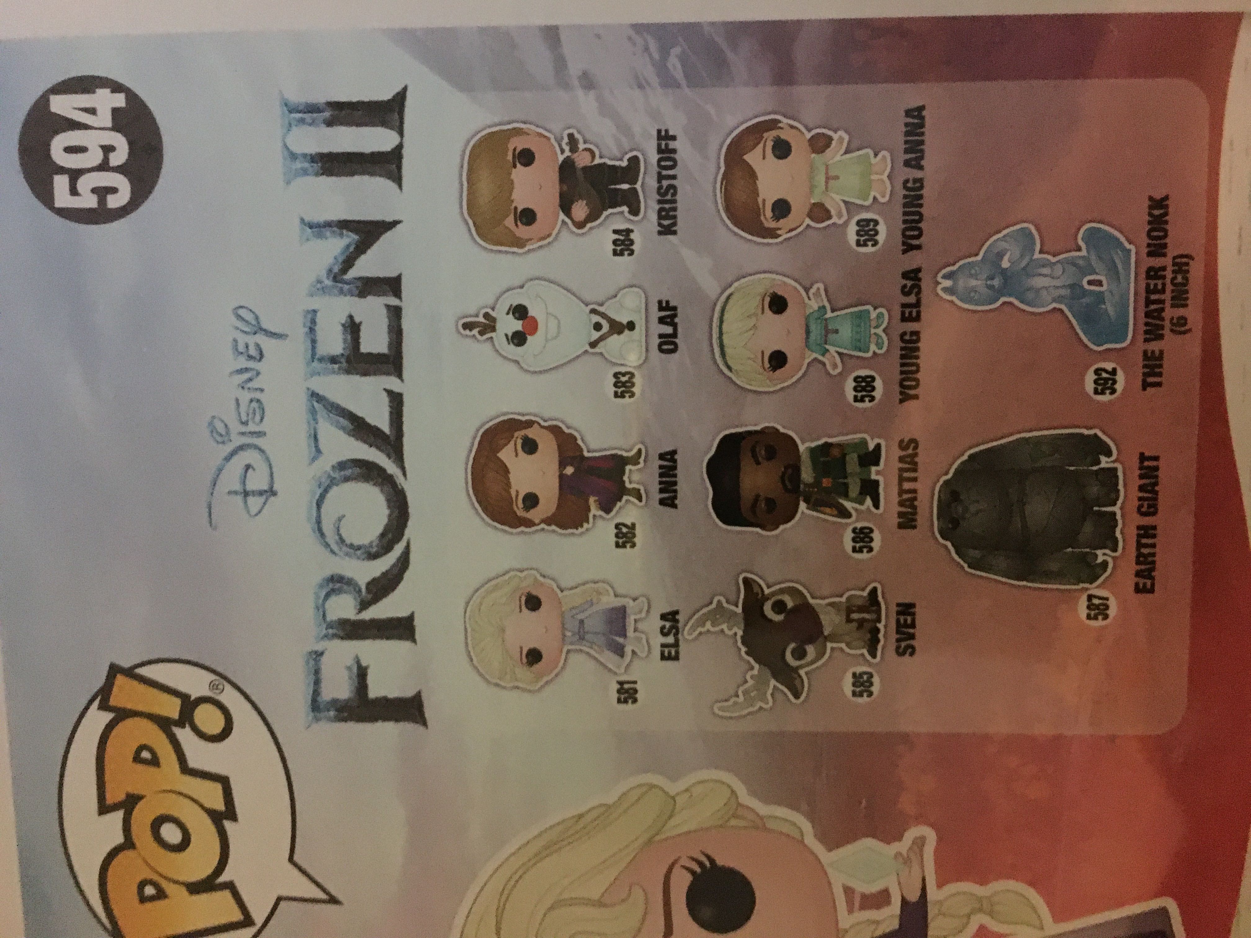 Elsa (with Crystal) - Frozen vinyl figure collectible [Barcode 889698408929] - Main Image 2
