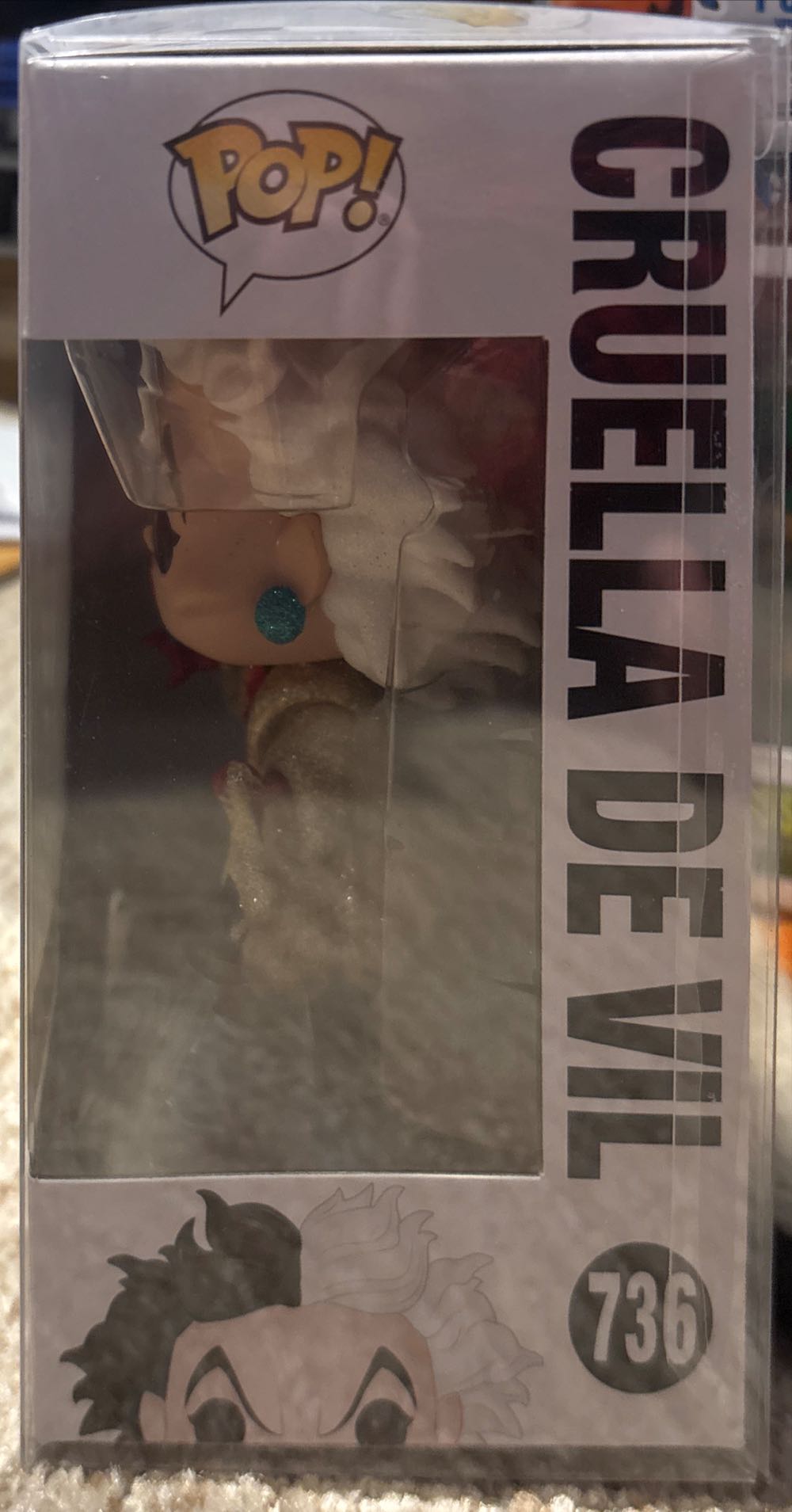 Cruella De Vil Diamond Edition  vinyl figure collectible [Barcode 11942323] - Main Image 3