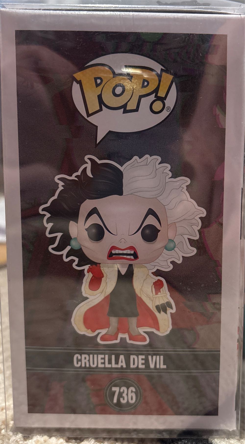 Cruella De Vil Diamond Edition  vinyl figure collectible [Barcode 11942323] - Main Image 4