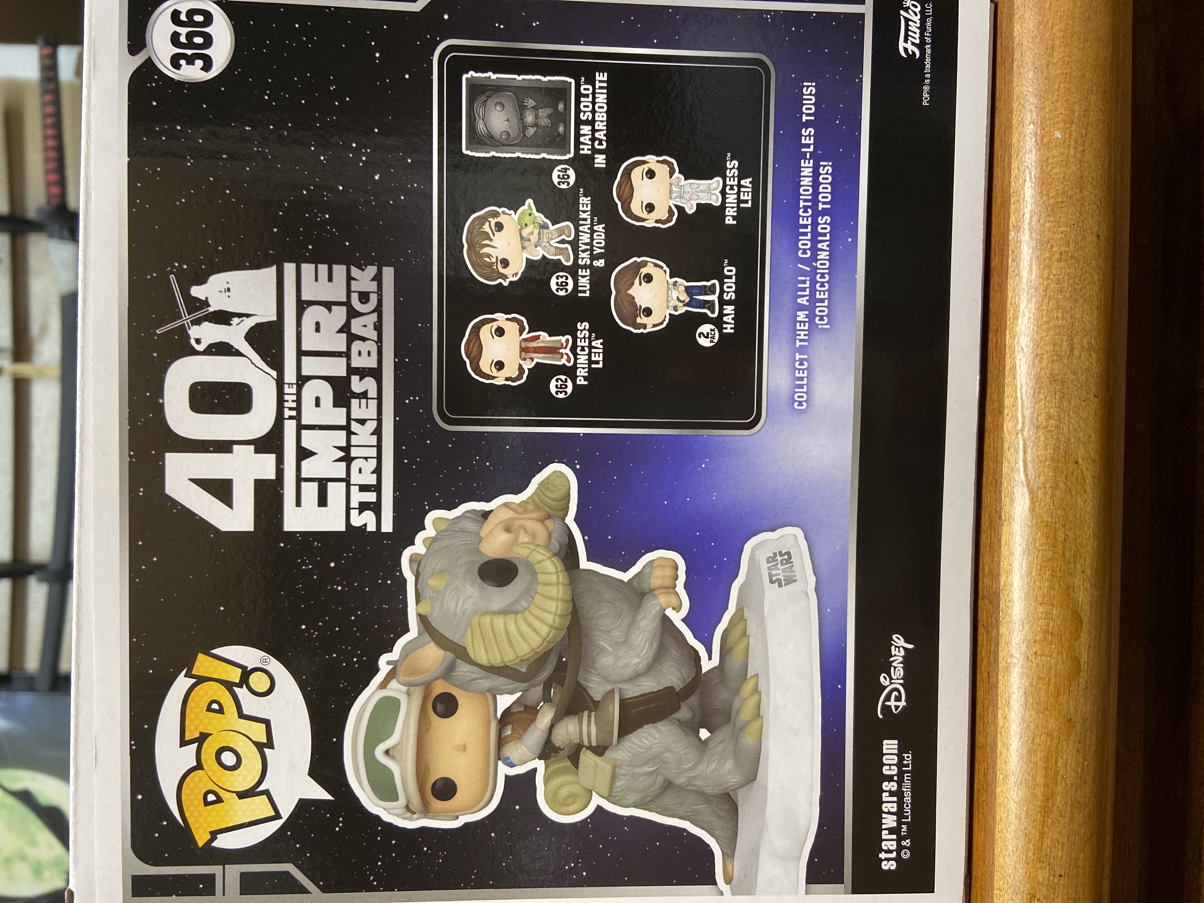 Luke Skywalker with Tauntaun - Star Wars vinyl figure collectible [Barcode 889698467643] - Main Image 2