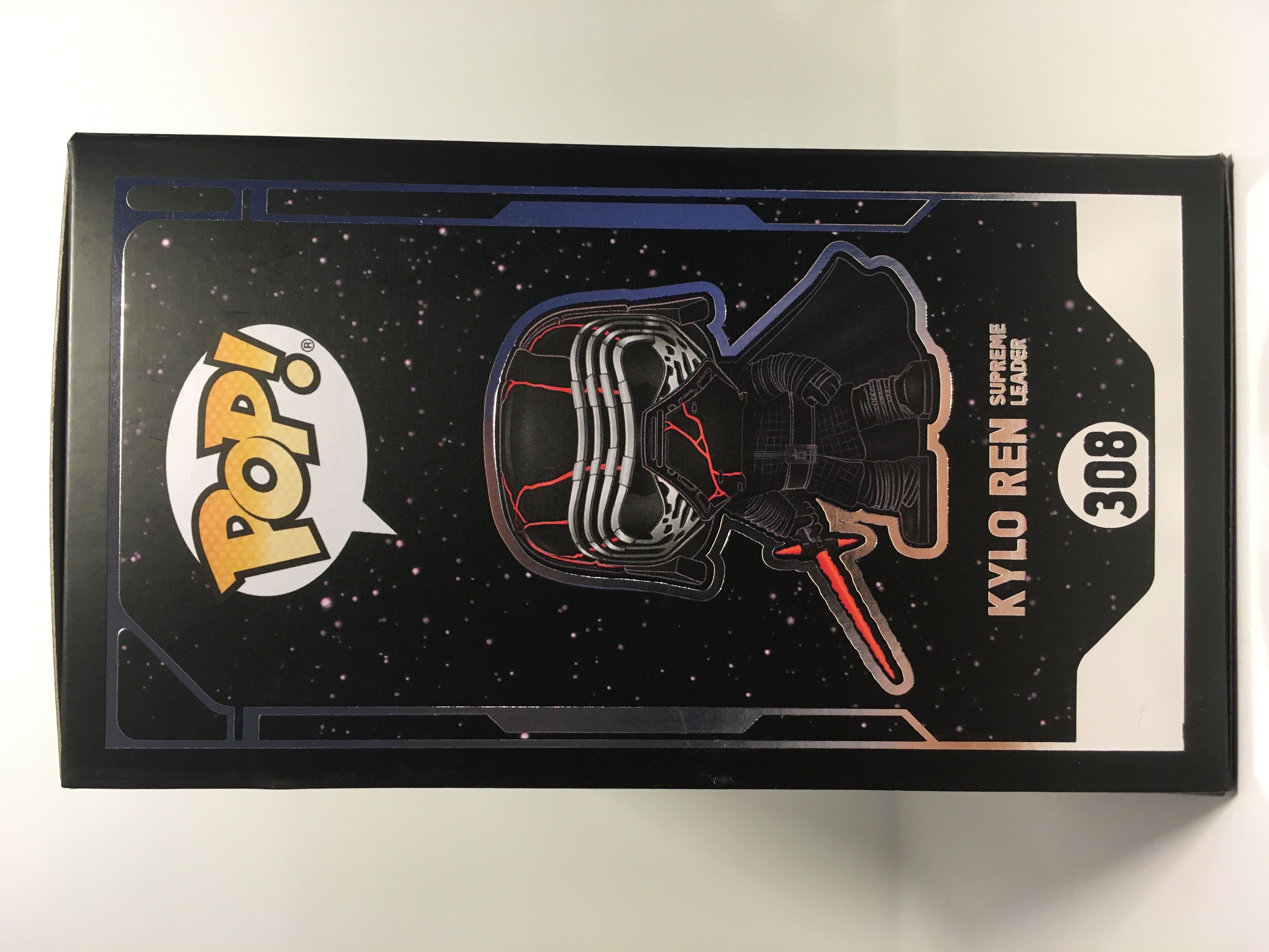 Kylo Ren (Light and Sound) - Star Wars vinyl figure collectible [Barcode 889698445993] - Main Image 2