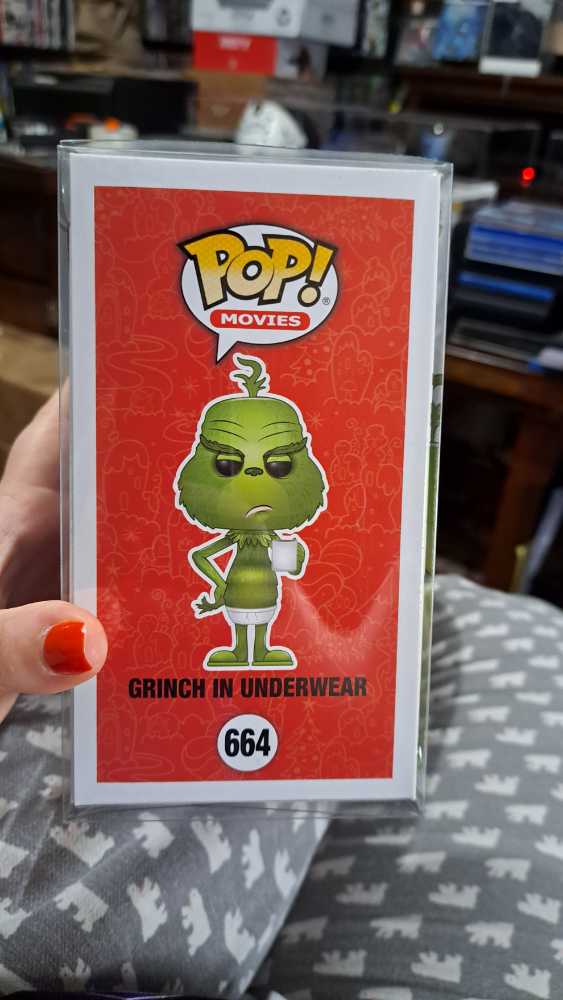 Grinch In Underwear - How the Grinch Stole Christmas vinyl figure collectible [Barcode 889698347679] - Main Image 3