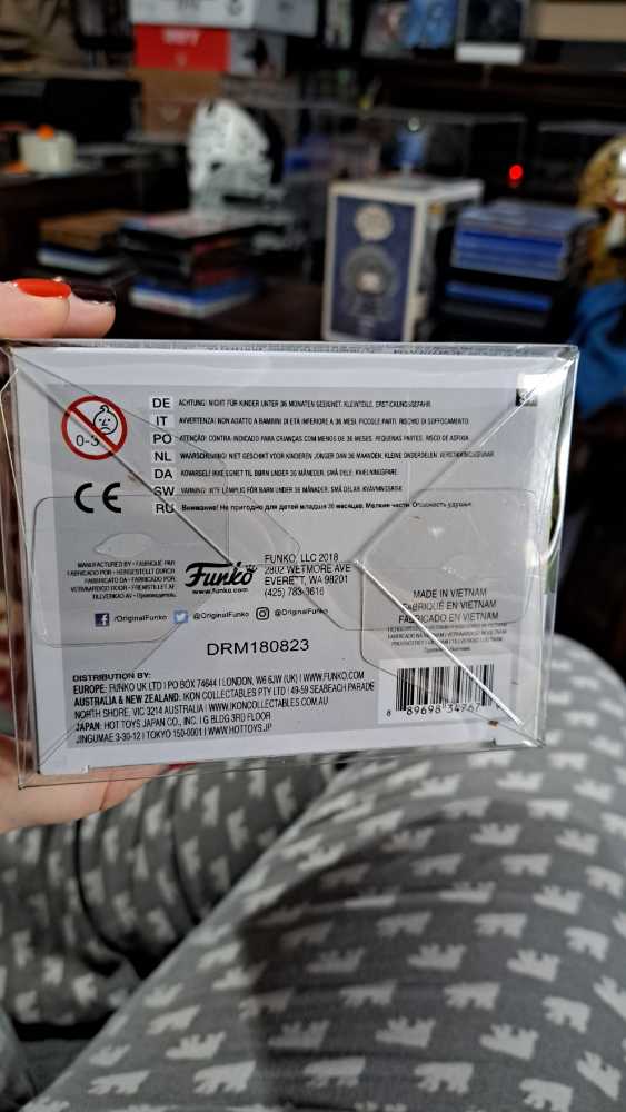 Grinch In Underwear - How the Grinch Stole Christmas vinyl figure collectible [Barcode 889698347679] - Main Image 4