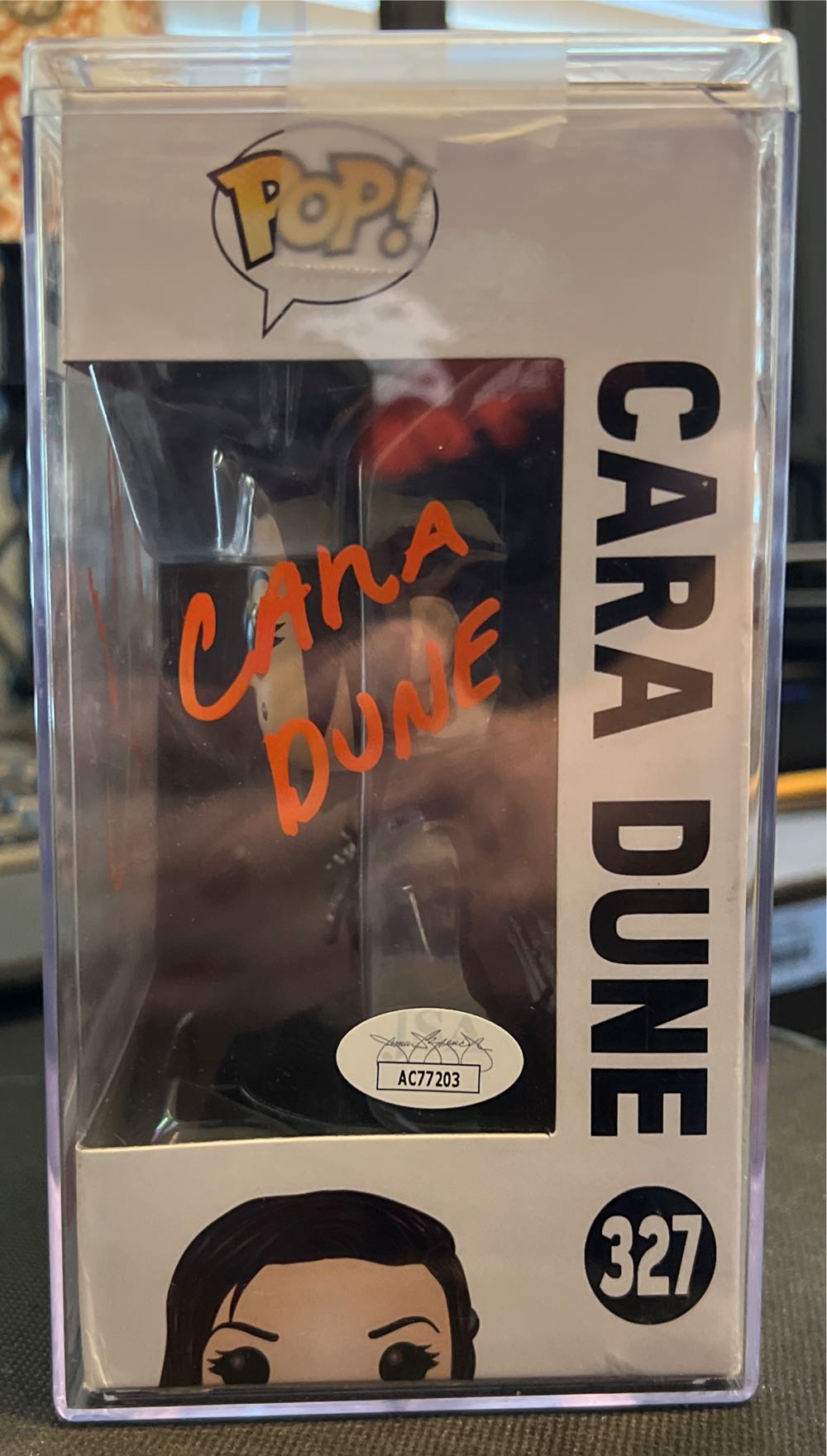 Cara Dune - Star Wars: The Mandalorian vinyl figure collectible [Barcode 889698420655] - Main Image 4