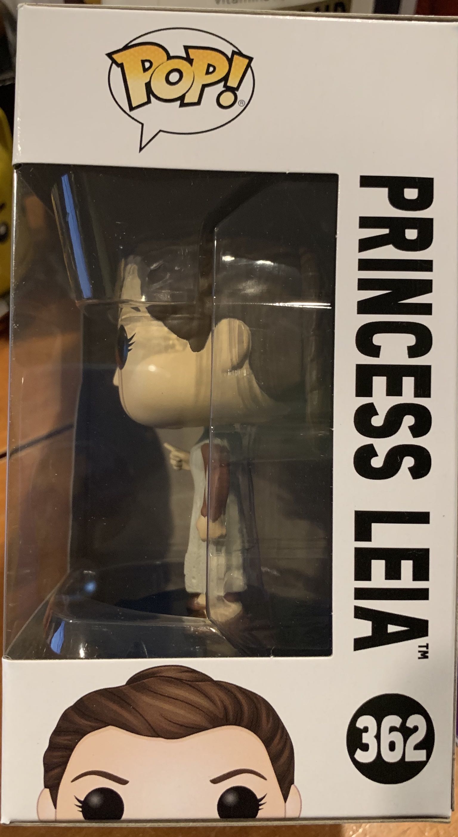 Princess Leia - Star Wars vinyl figure collectible [Barcode 889698397902] - Main Image 3