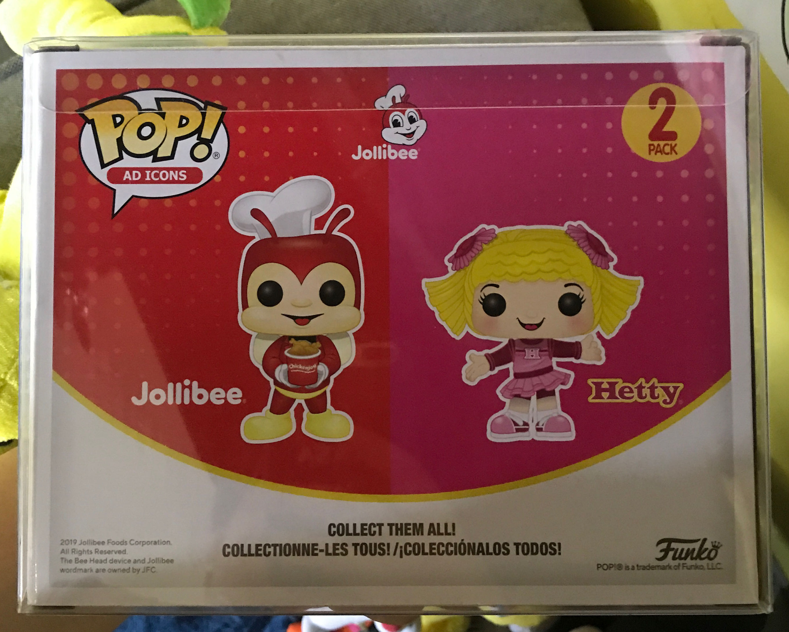 Jollibee & Hetty Spaghetti  vinyl figure collectible [Barcode 889698409766] - Main Image 2
