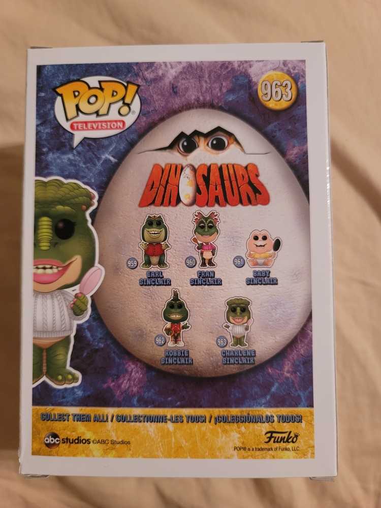 Charlene Sinclair - Dinosaurs vinyl figure collectible [Barcode 889698470100] - Main Image 3