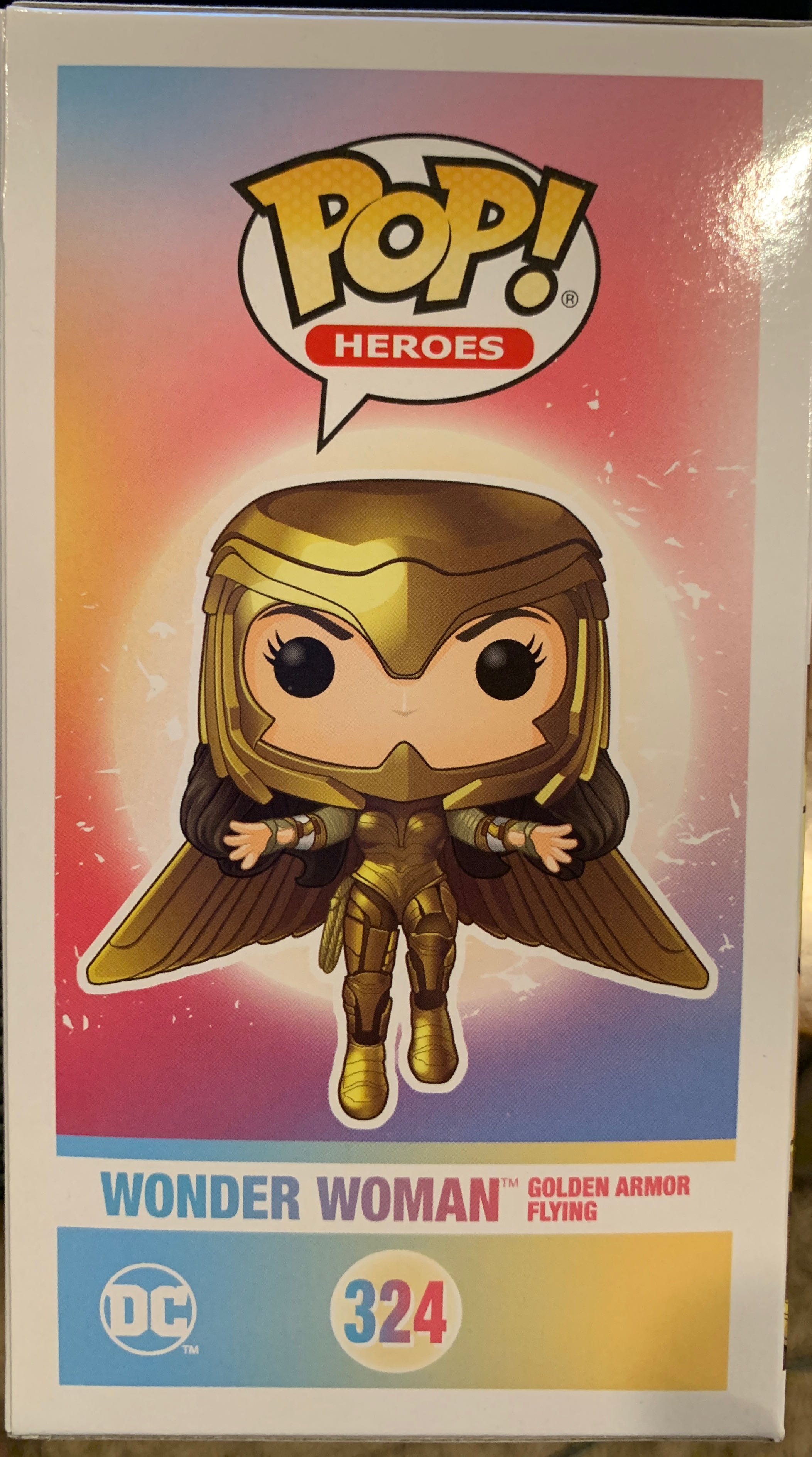 Wonder Woman (Golden Armor Flying) - Wonder Woman vinyl figure collectible [Barcode 889698466608] - Main Image 4