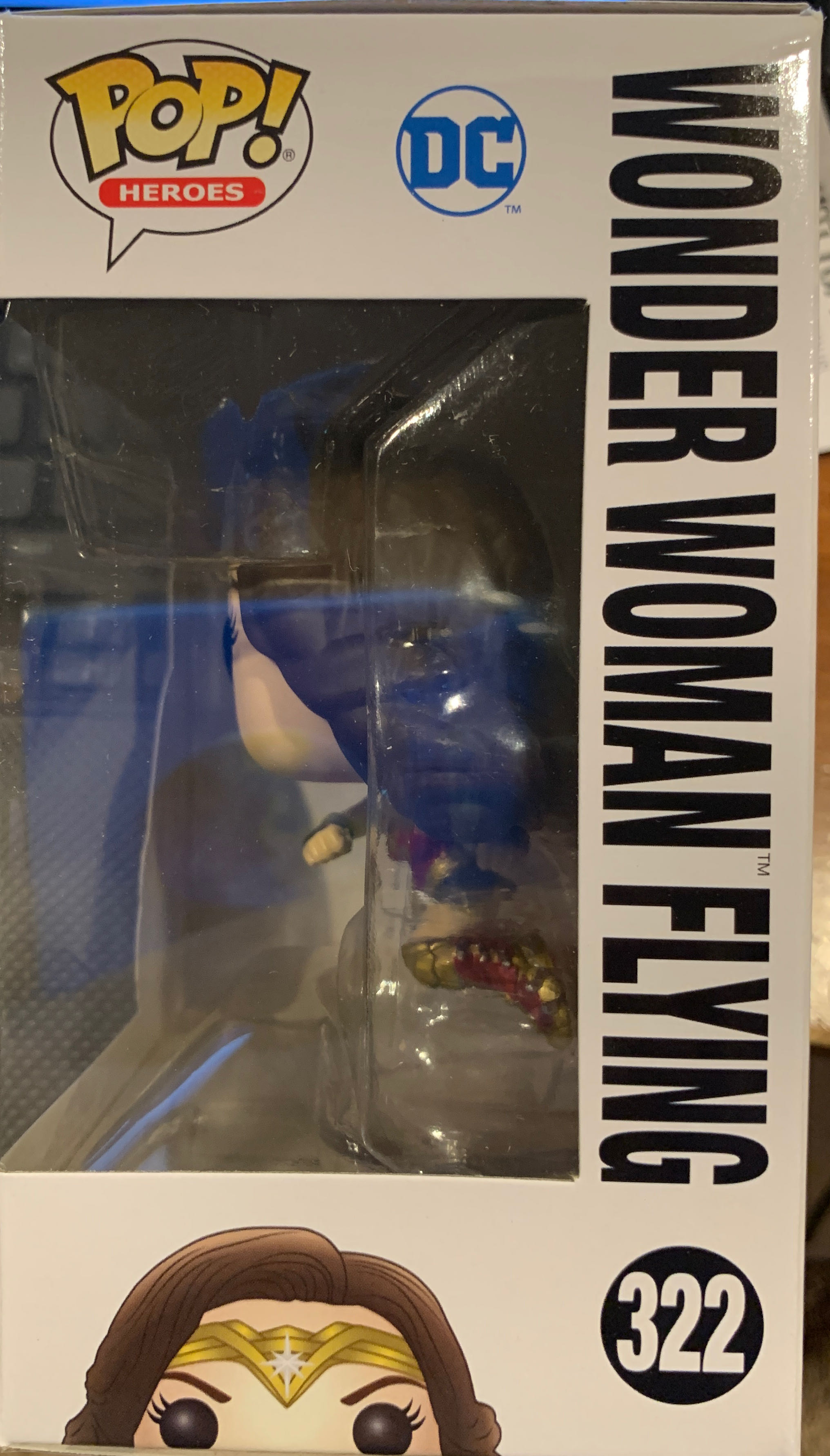 Wonder Woman Flying - Wonder Woman vinyl figure collectible [Barcode 889698473736] - Main Image 2