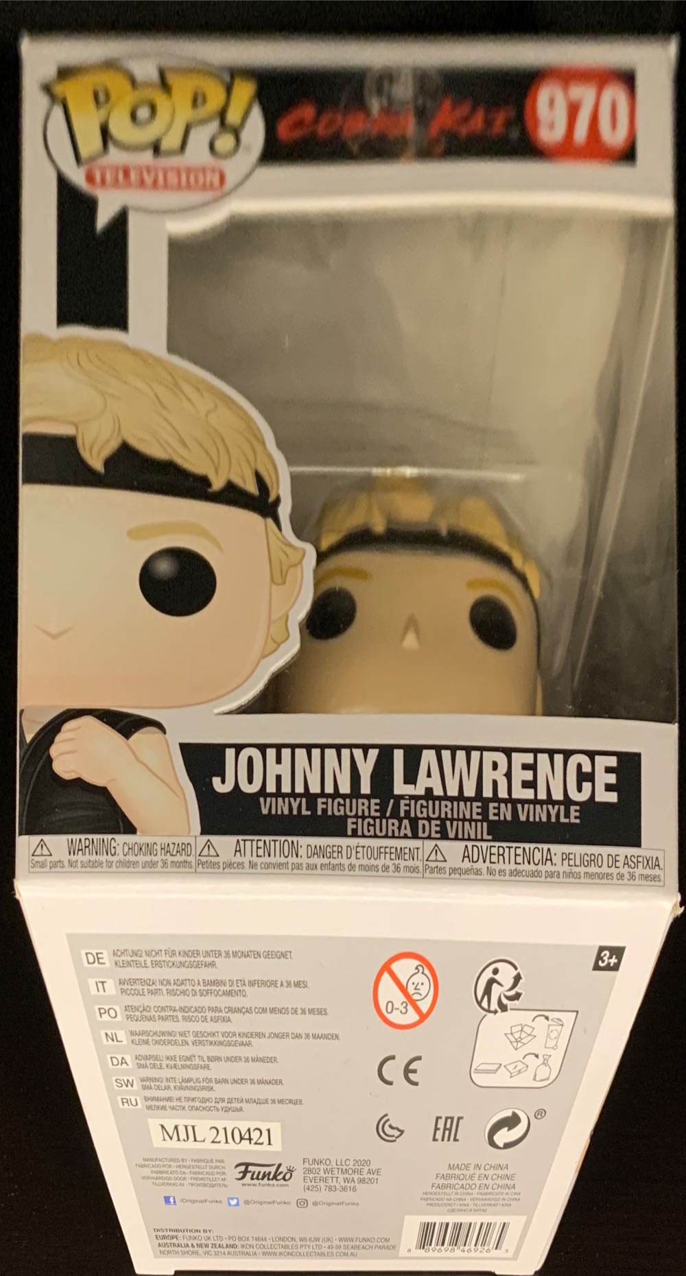 Johnny Lawrence - Cobra Kai vinyl figure collectible [Barcode 889698469265] - Main Image 4