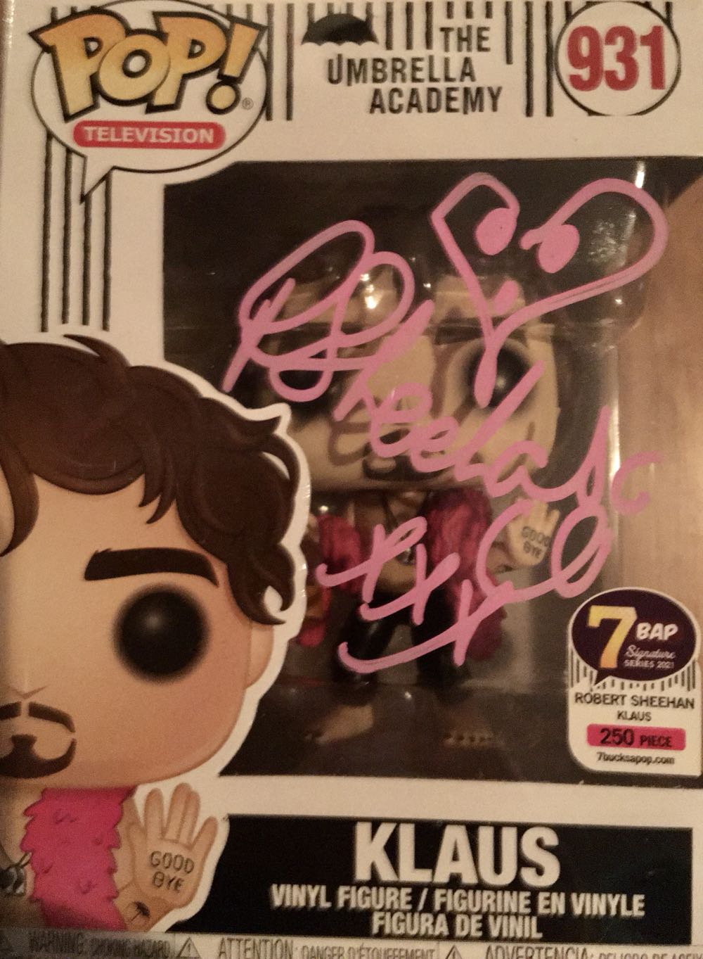 Klaus - Umbrella Academy vinyl figure collectible [Barcode 889698445139] - Main Image 3