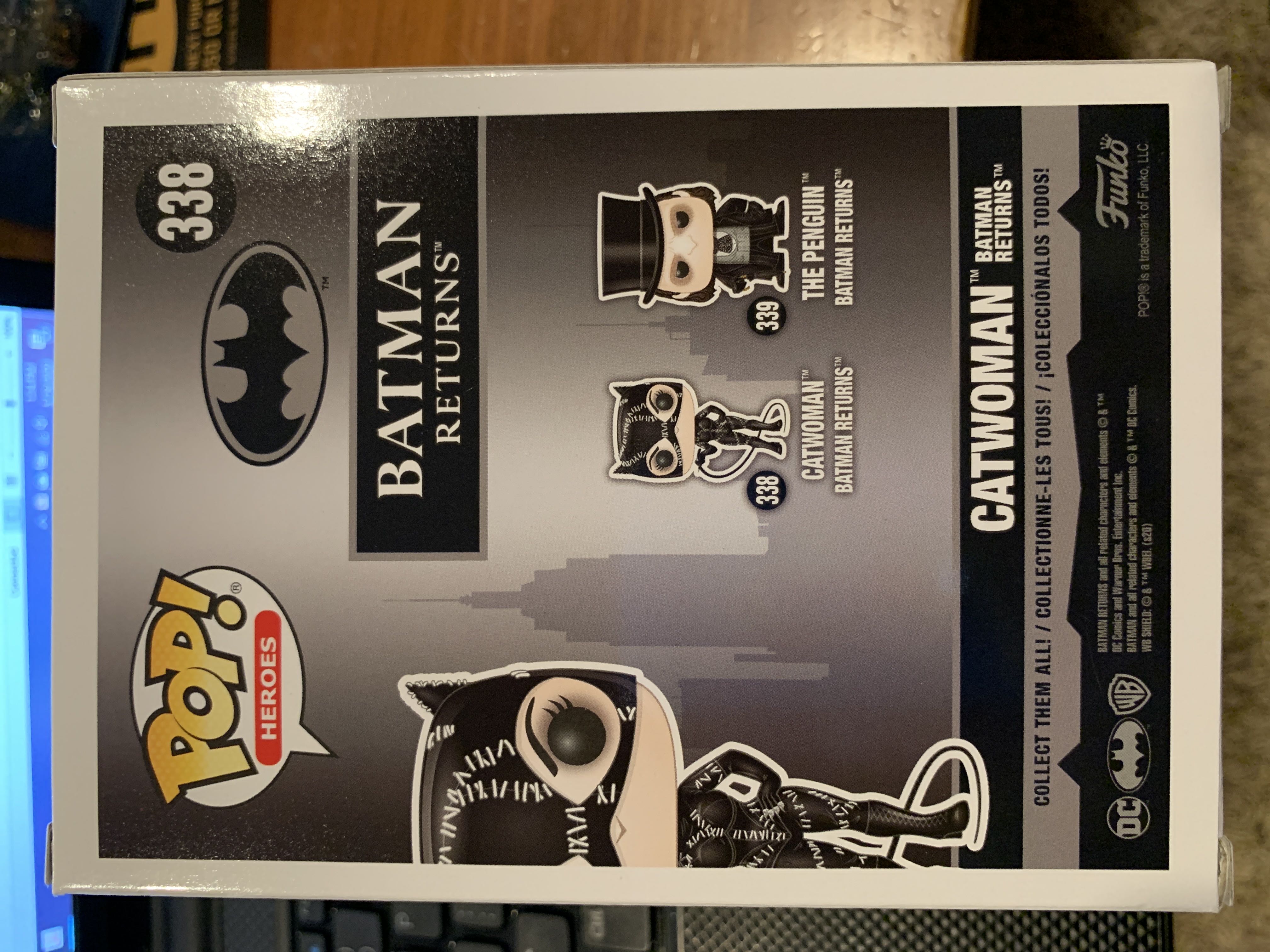 Catwoman - Batman vinyl figure collectible [Barcode 889698477079] - Main Image 3