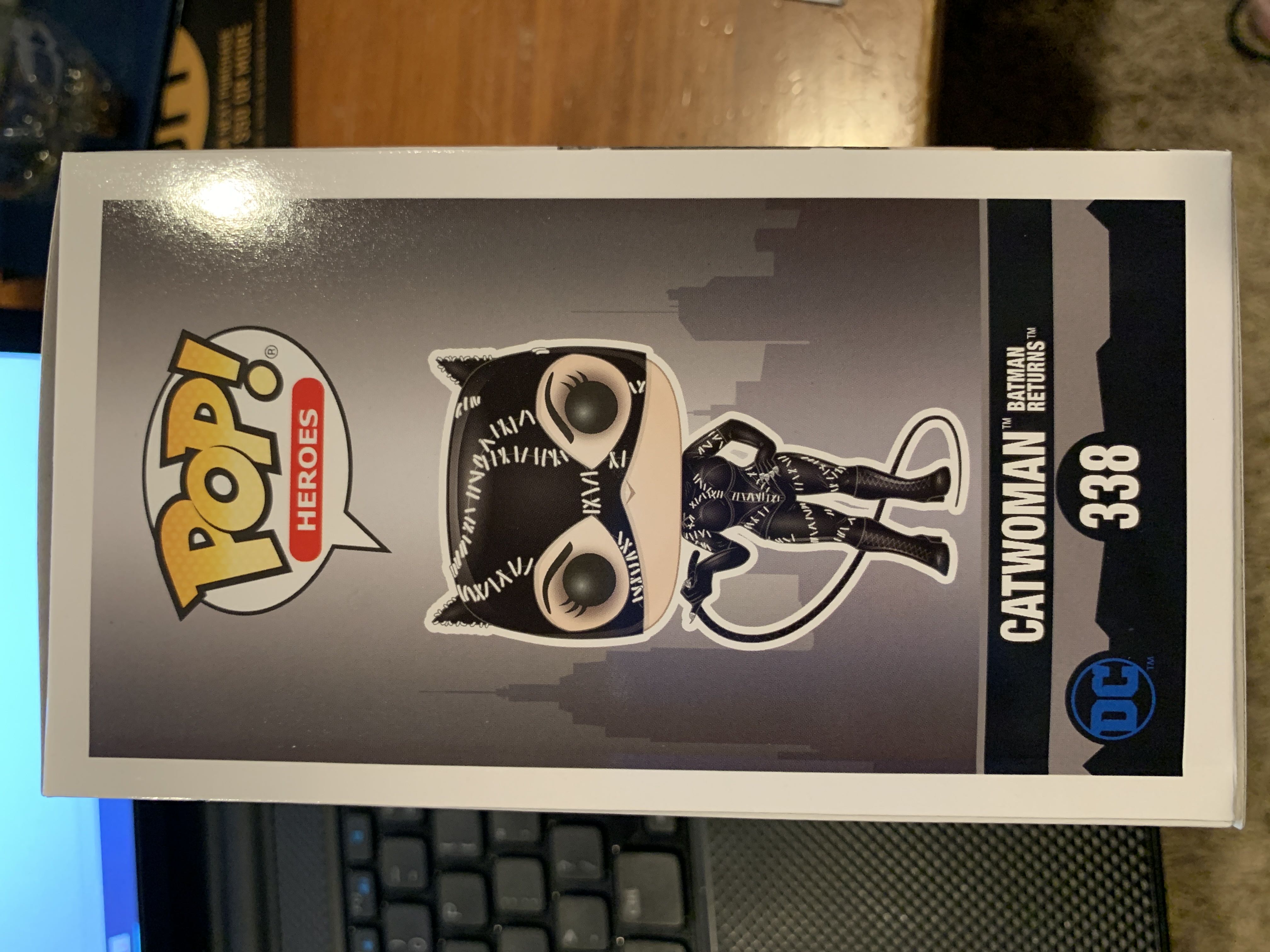 Catwoman - Batman vinyl figure collectible [Barcode 889698477079] - Main Image 4