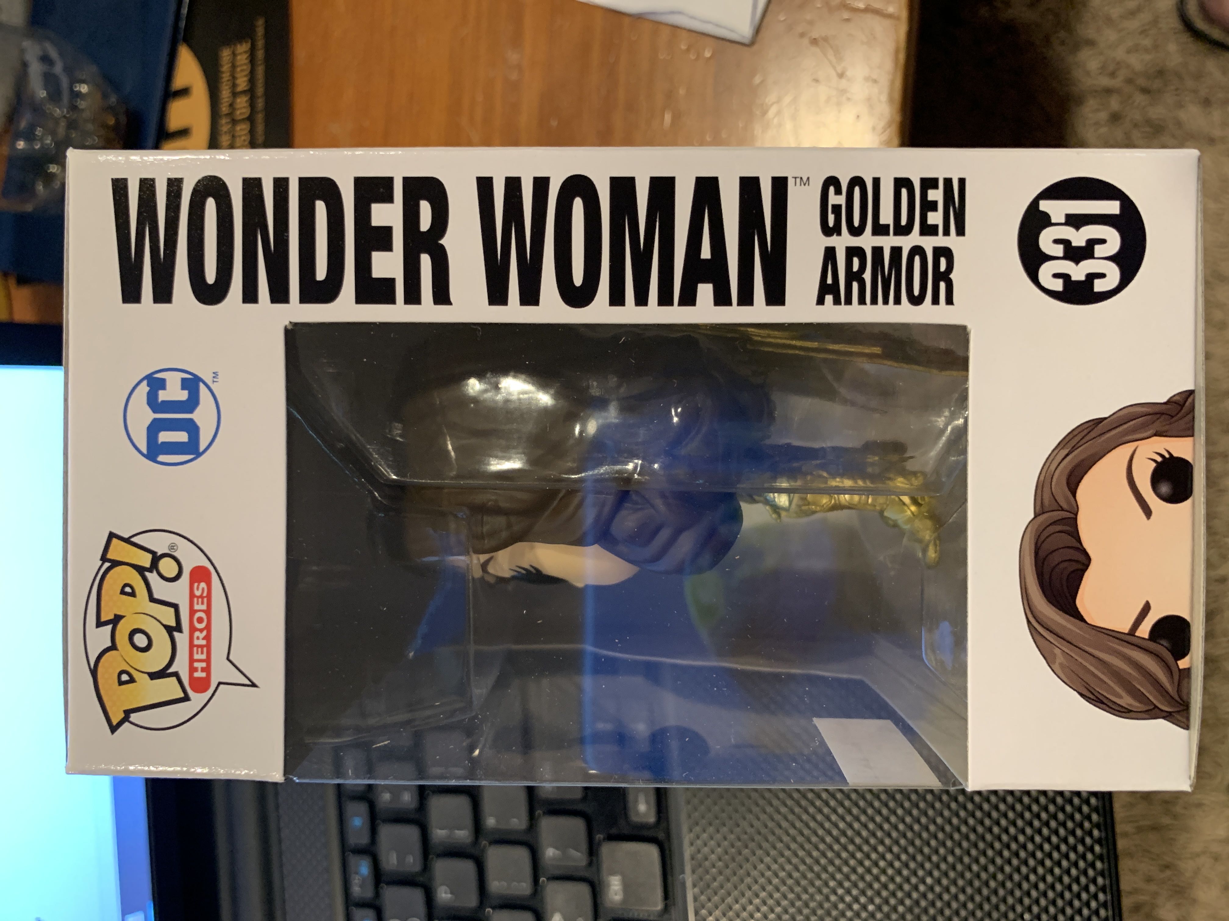 Wonder Woman (Golden Armor) - Wonder Woman vinyl figure collectible [Barcode 889698466622] - Main Image 2
