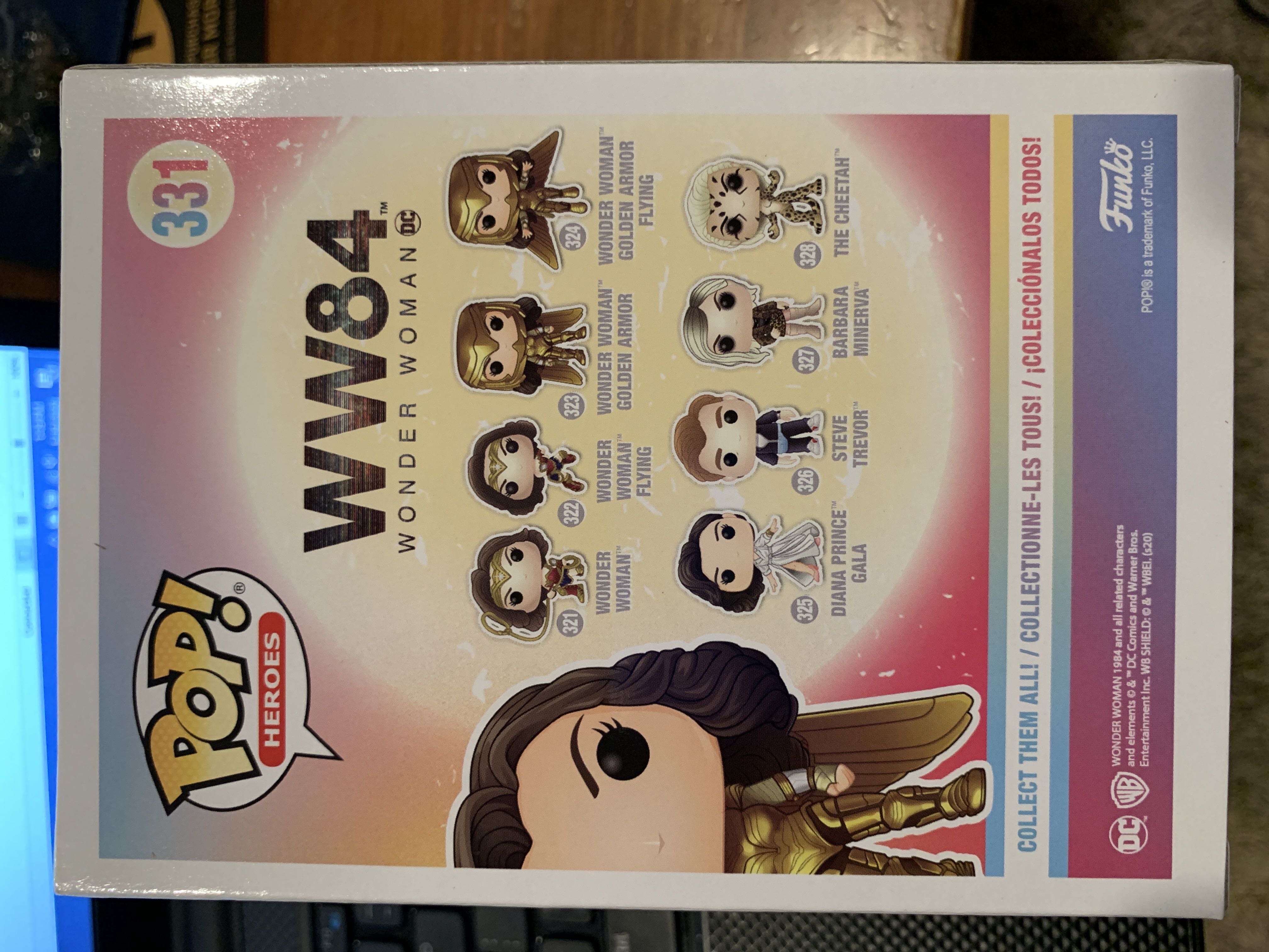 Wonder Woman (Golden Armor) - Wonder Woman vinyl figure collectible [Barcode 889698466622] - Main Image 3