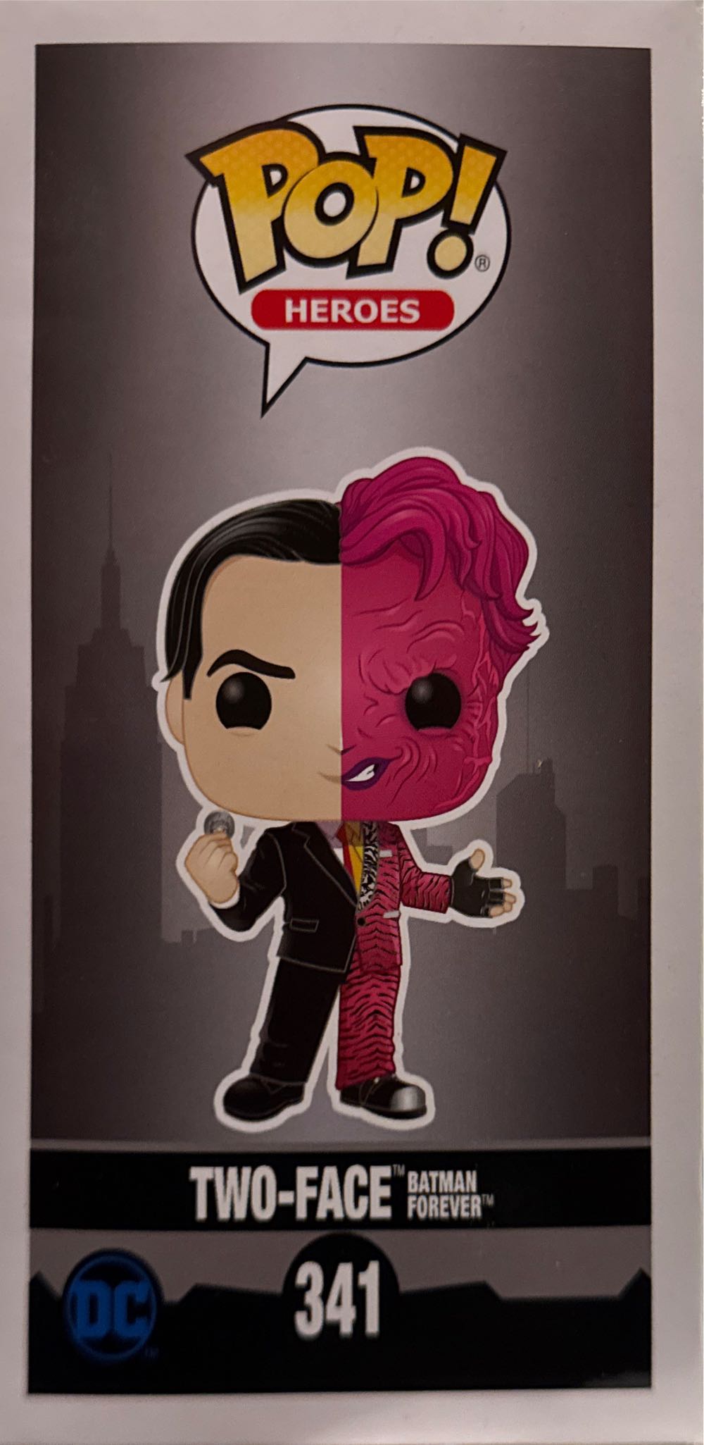 Two-Face #341 - Batman vinyl figure collectible [Barcode 889698477062] - Main Image 4