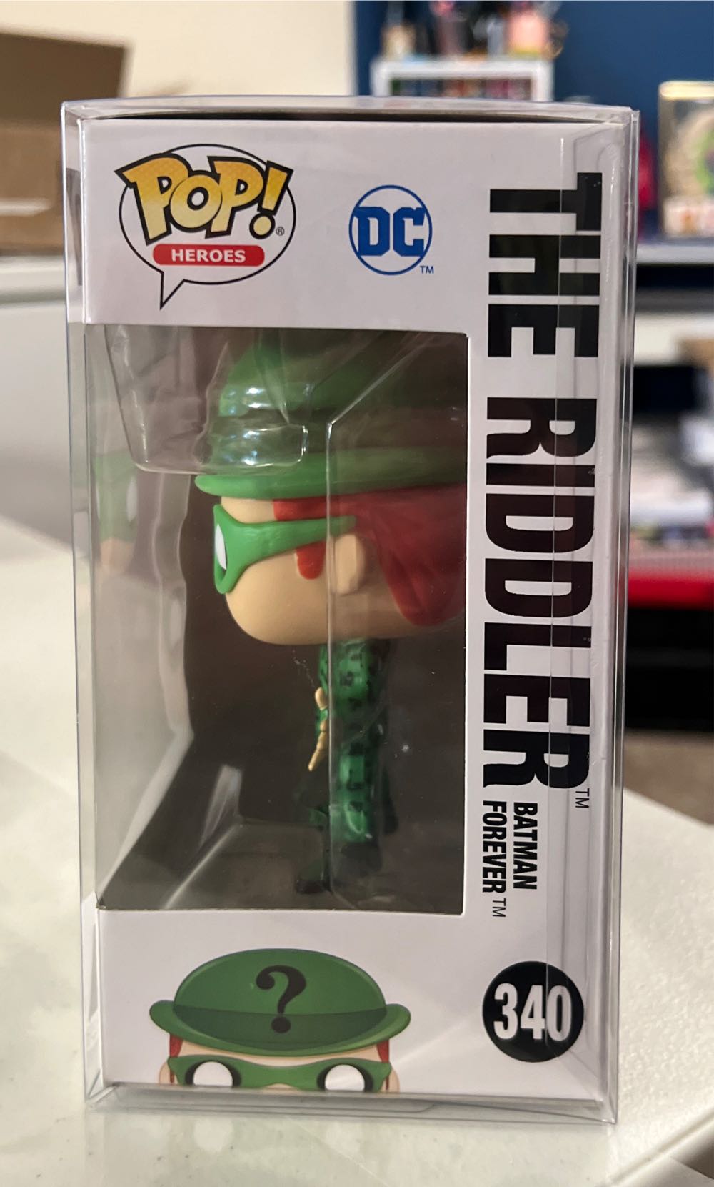 The Riddler (Jim Carey) - Batman vinyl figure collectible [Barcode 889698477055] - Main Image 3