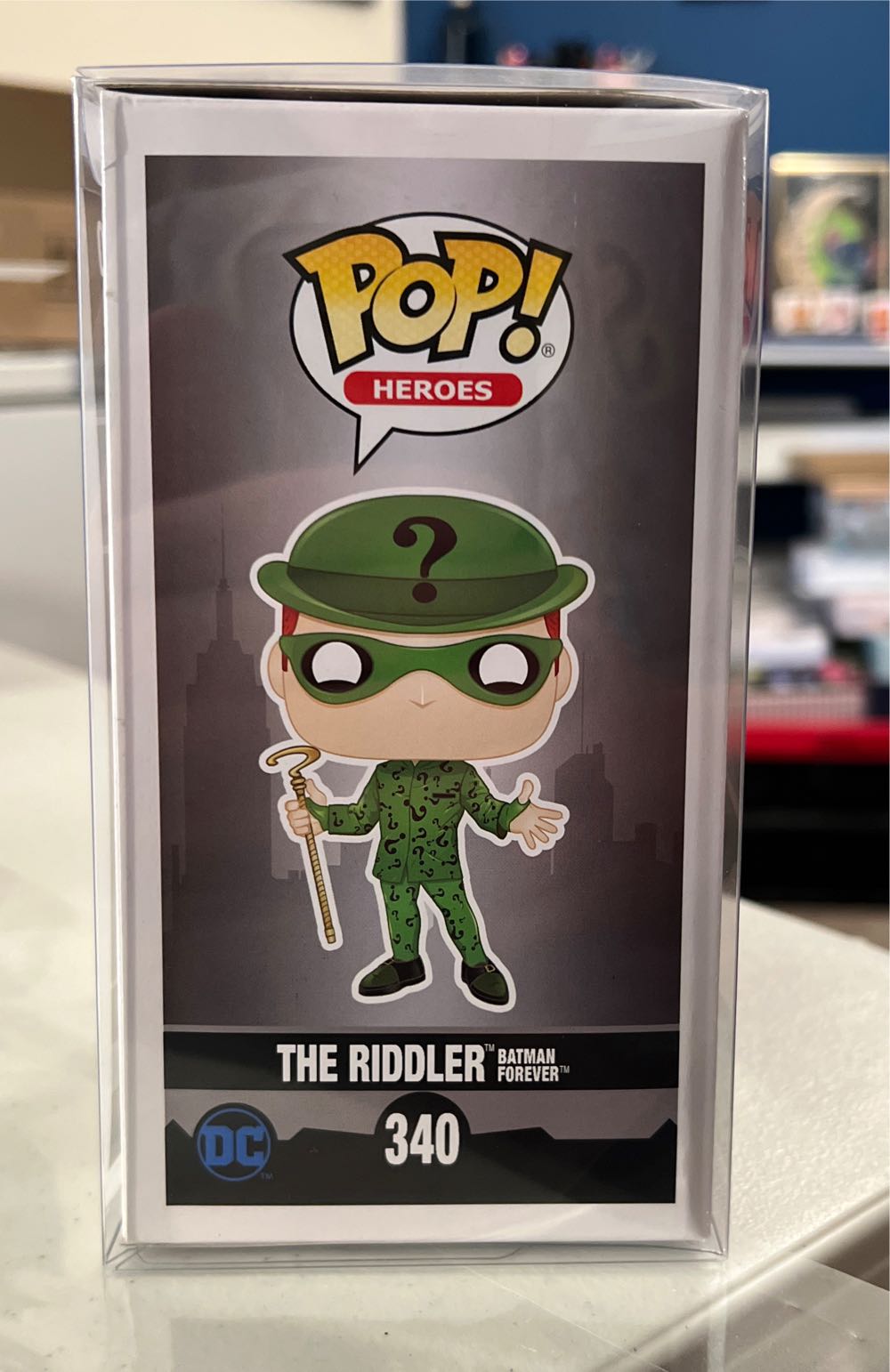 The Riddler (Jim Carey) - Batman vinyl figure collectible [Barcode 889698477055] - Main Image 4