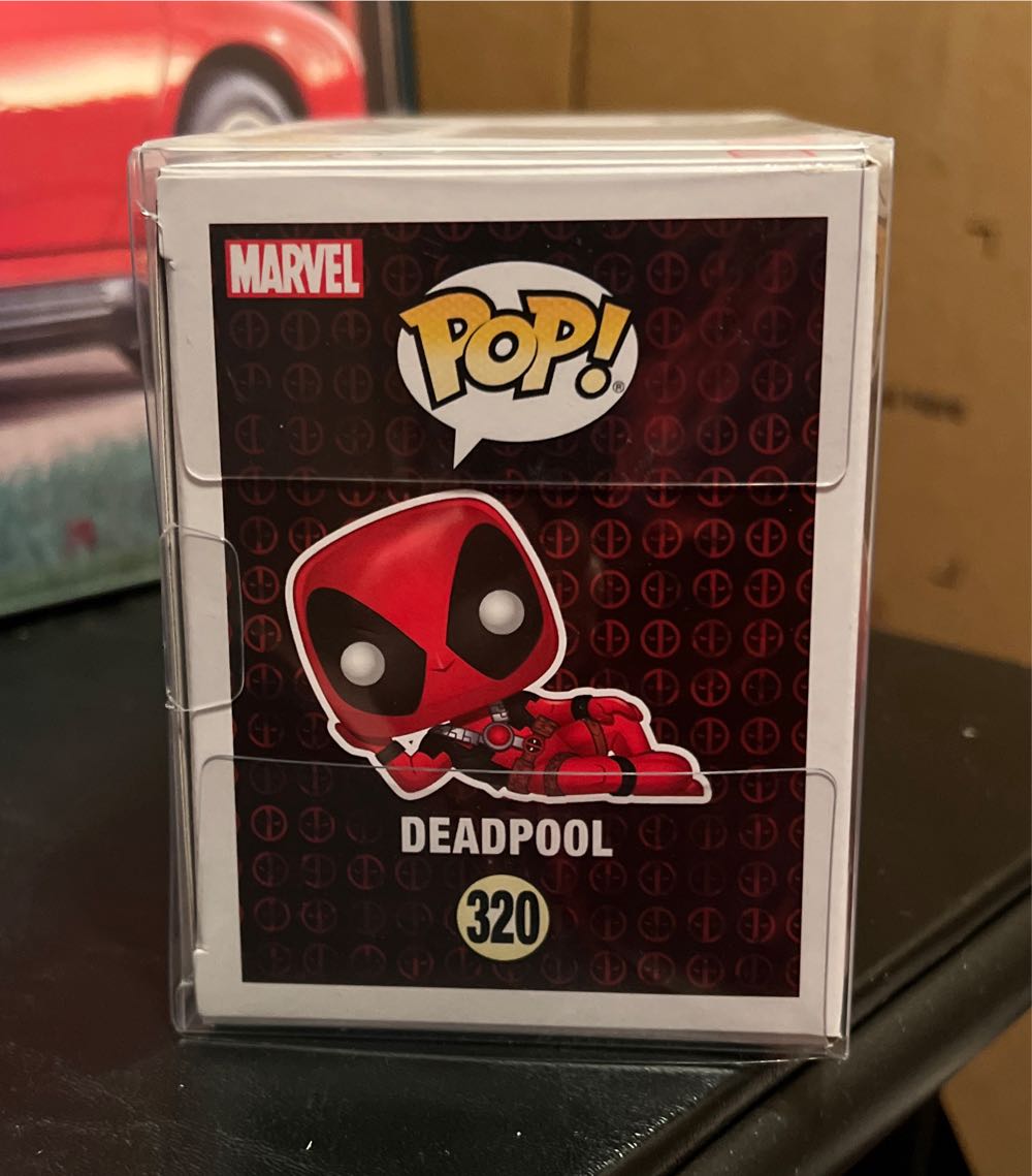Deadpool - Deadpool vinyl figure collectible [Barcode 889698476089] - Main Image 4
