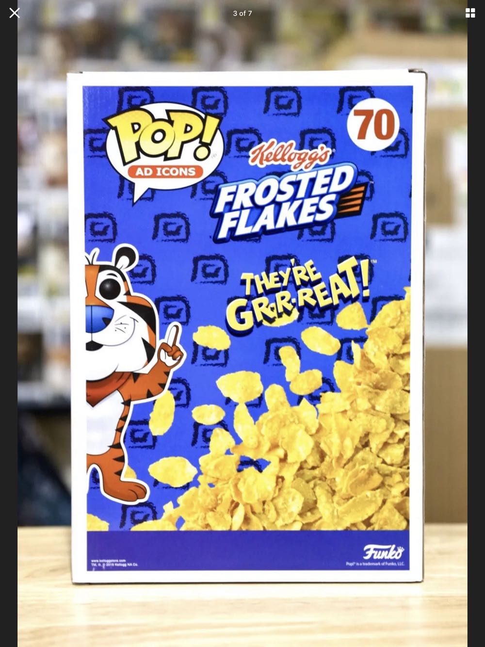 TONY THE TIGER Jumbo - Kellogg’s vinyl figure collectible [Barcode 889698430296] - Main Image 3