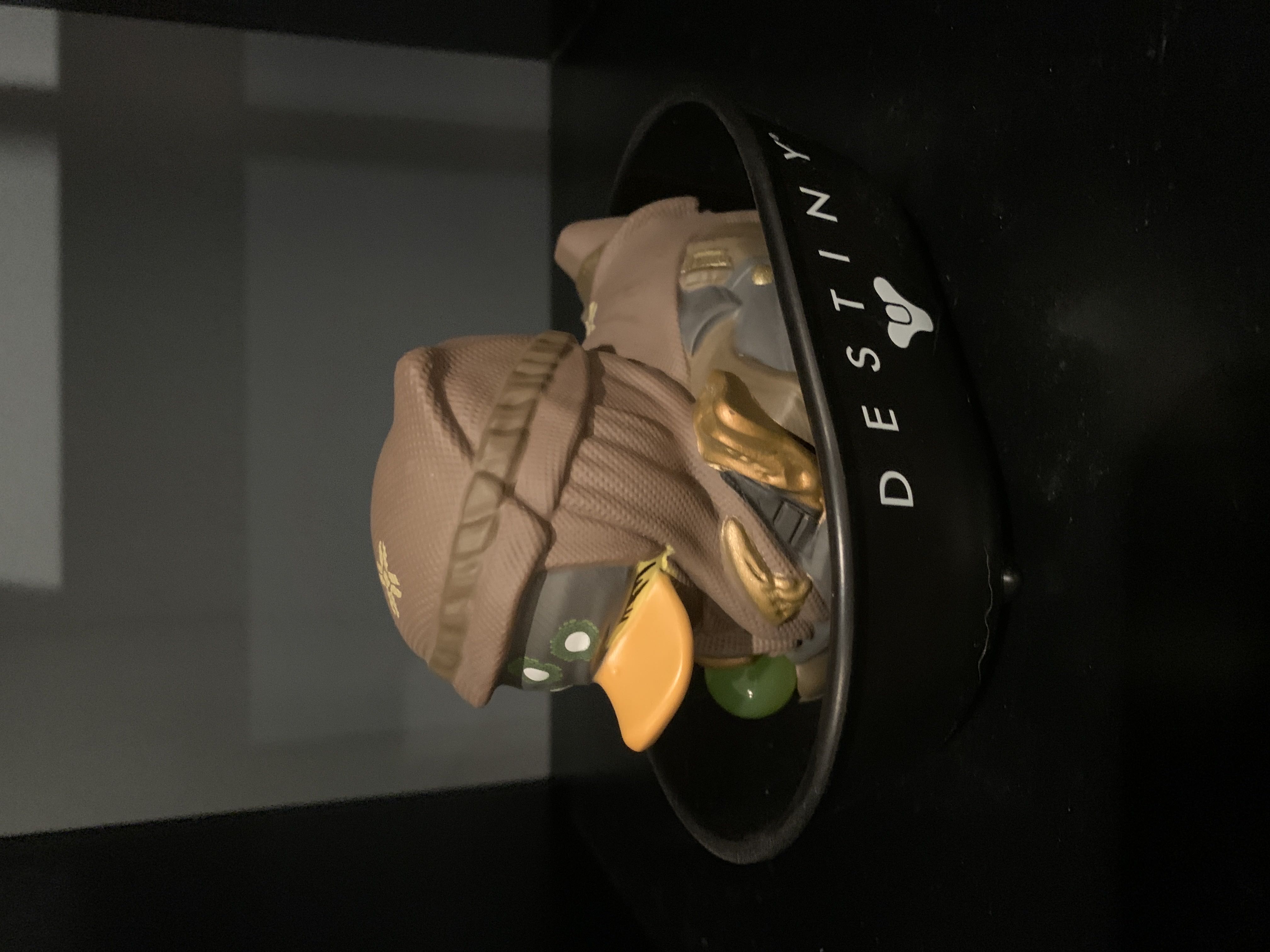 Eris Morn Duck - Destiny vinyl figure collectible - Main Image 2