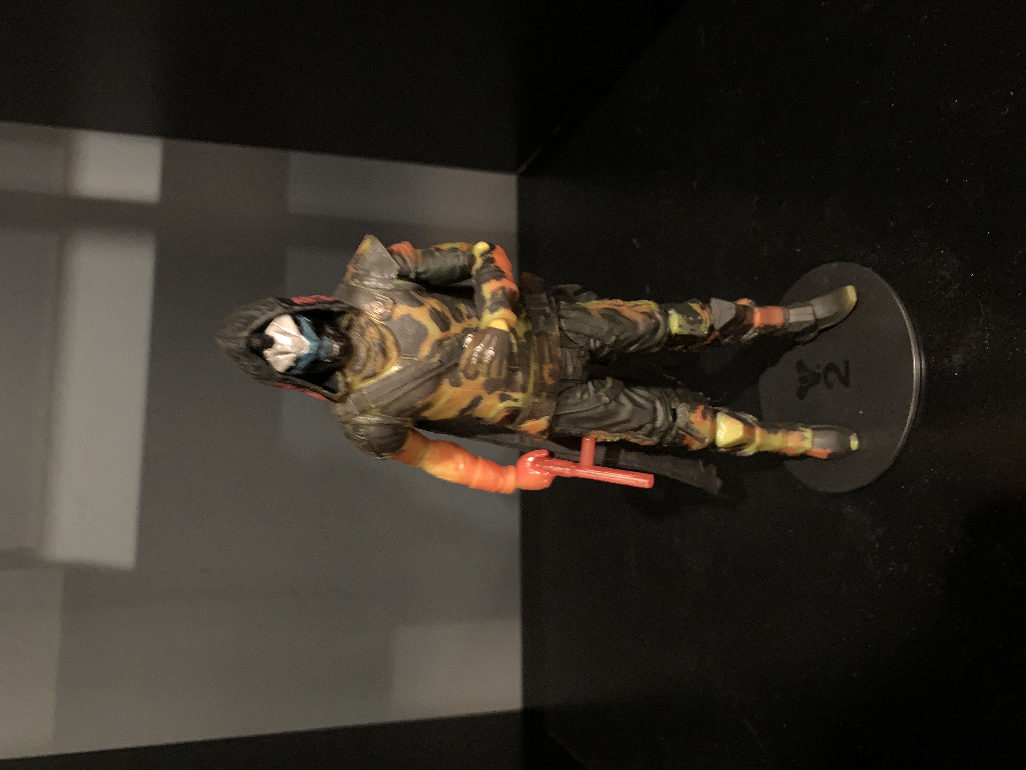 Cayde-6 Golden Gun - Destiny vinyl figure collectible - Main Image 2